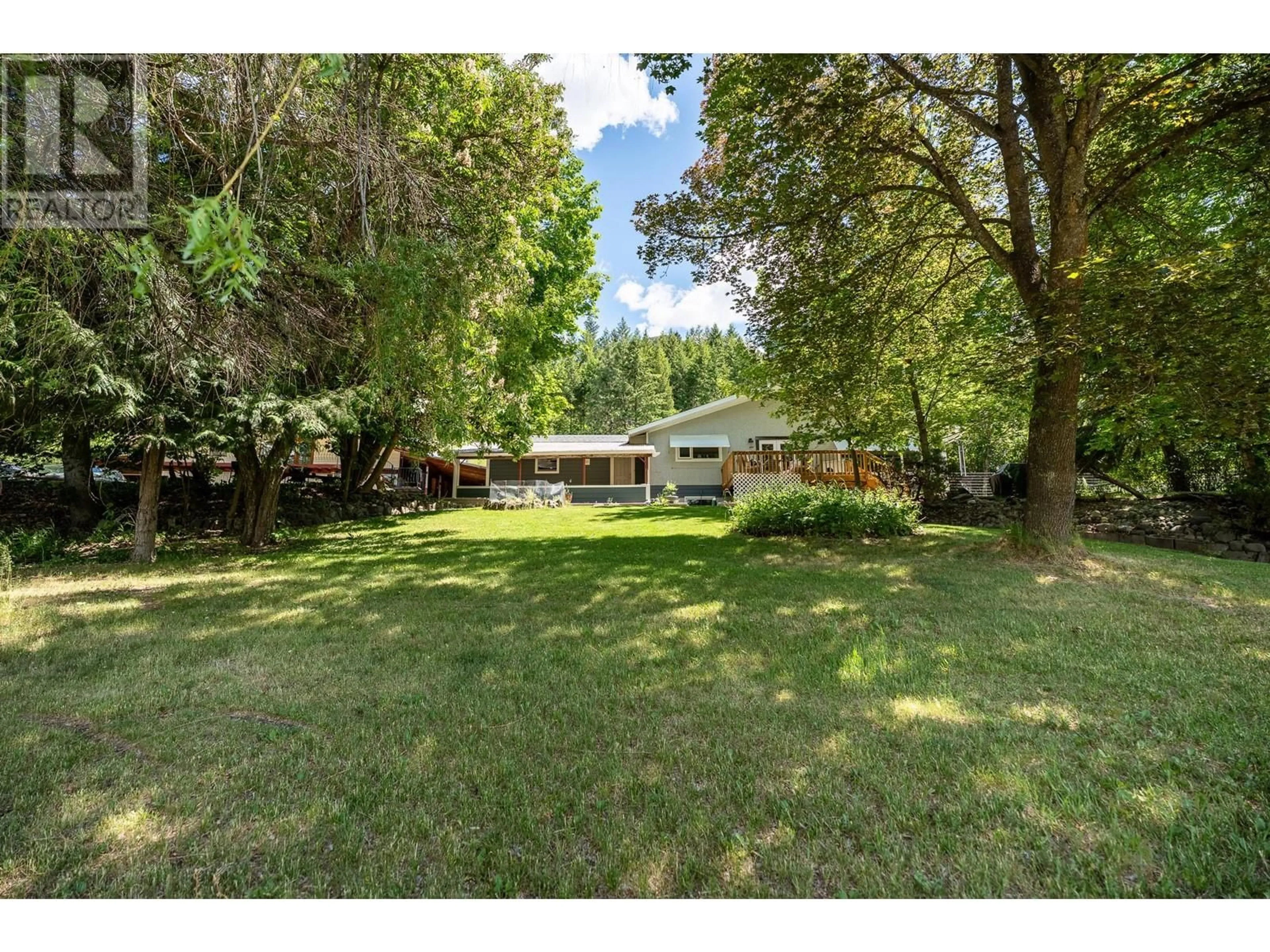 A pic from outside/outdoor area/front of a property/back of a property/a pic from drone, unknown for 4254 YELLOWHEAD HIGHWAY SOUTH, Barriere British Columbia V0E1E0