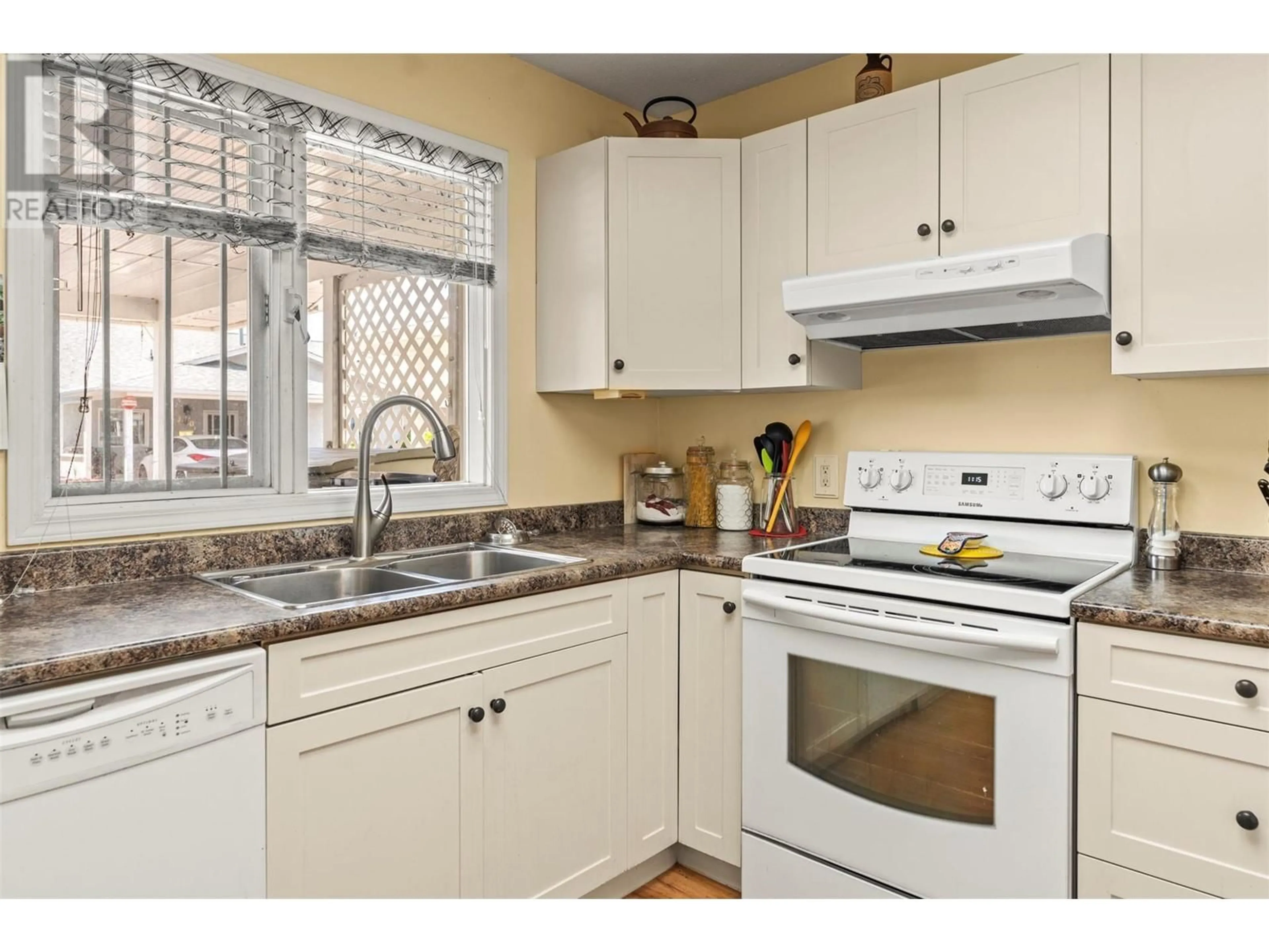 Standard kitchen, ceramic/tile floor for 89 - 3900 27 AVENUE, Vernon British Columbia V1T9E6