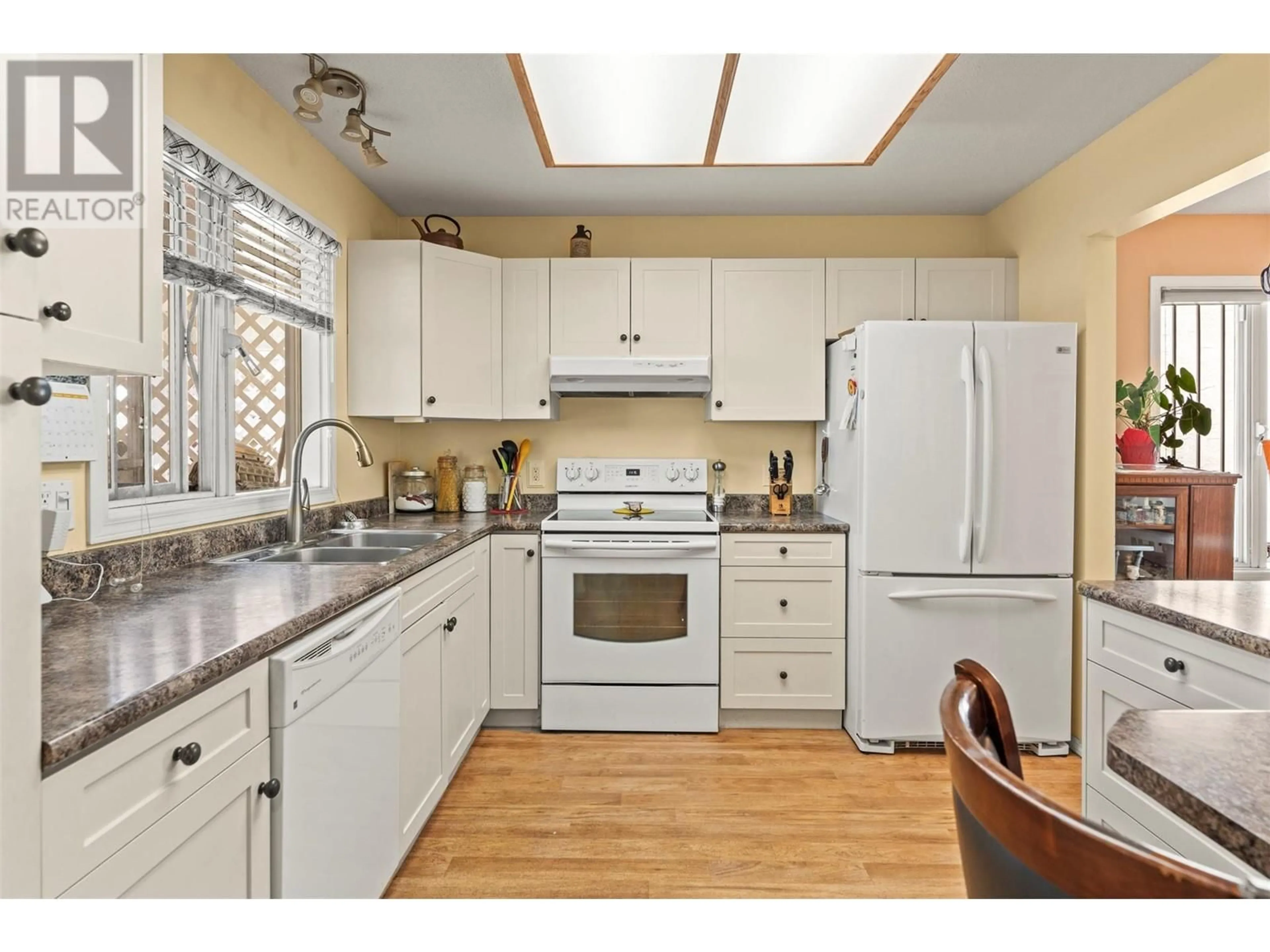 Standard kitchen, unknown for 89 - 3900 27 AVENUE, Vernon British Columbia V1T9E6