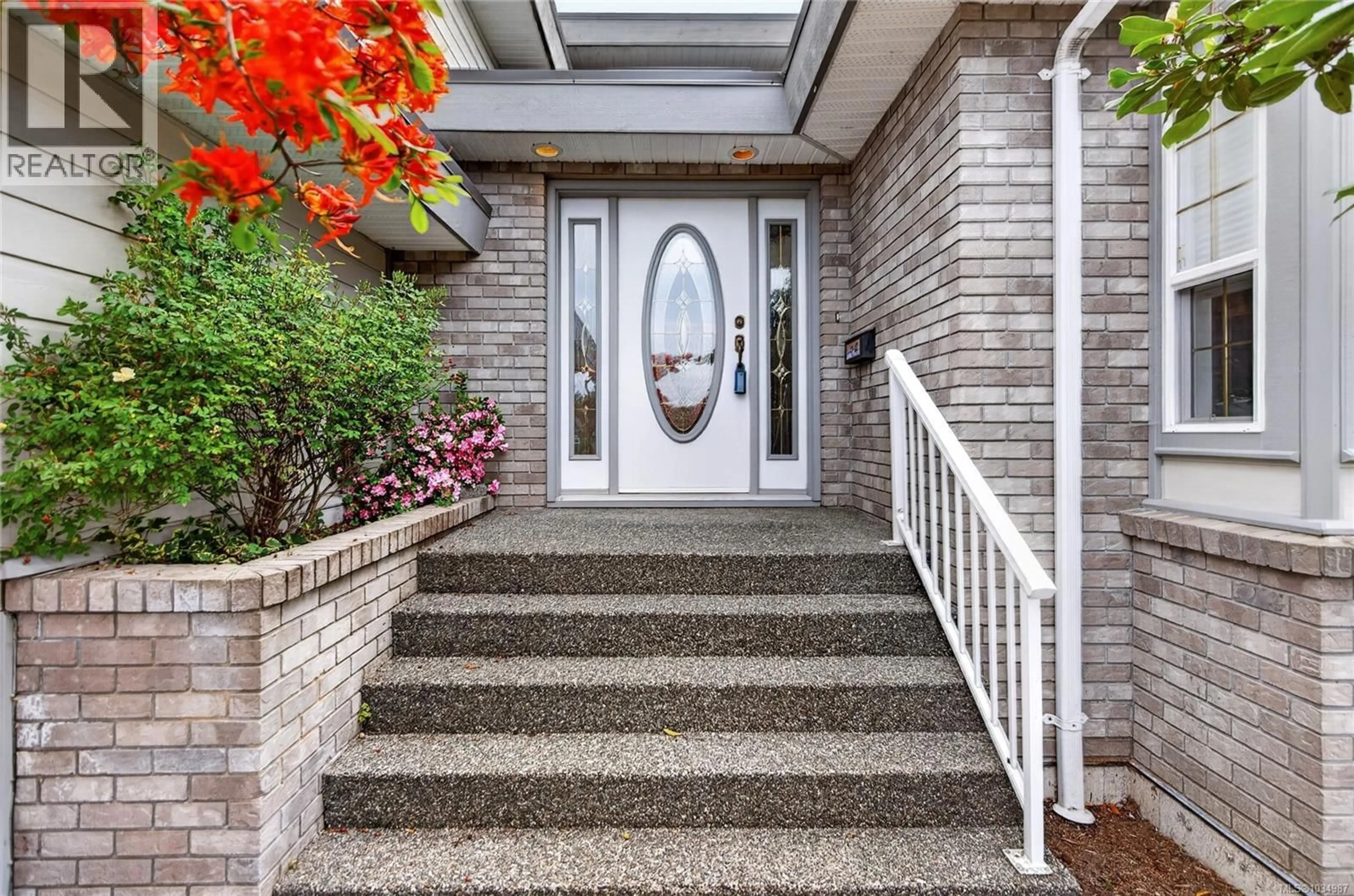 Indoor entryway for 1967 AUGUSTA PLACE, Campbell River British Columbia V9H1R5