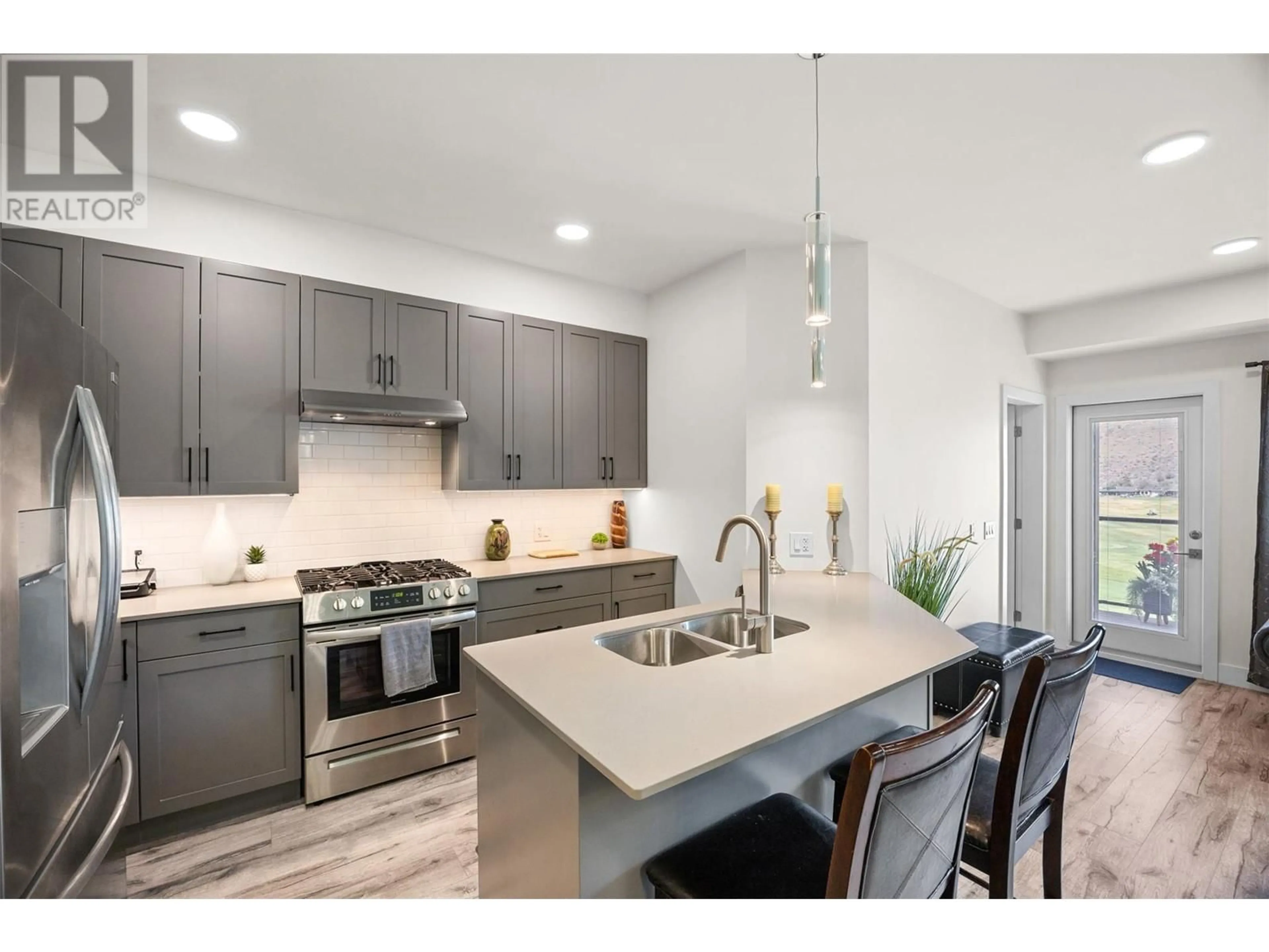 Open concept kitchen, ceramic/tile floor for 303 - 651 DUNES DRIVE, Kamloops British Columbia V2B8M8