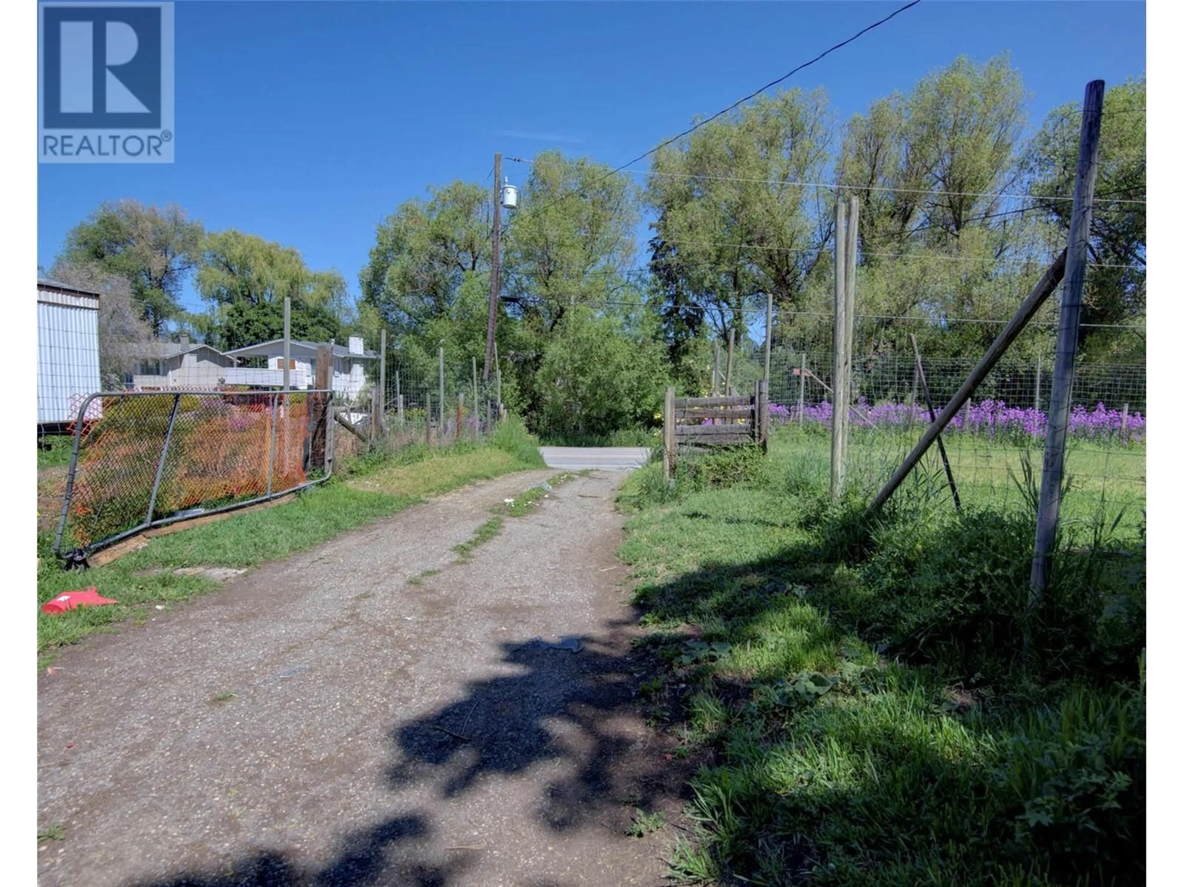Shed for 1094 POTTERY ROAD, Vernon British Columbia V1B3A5