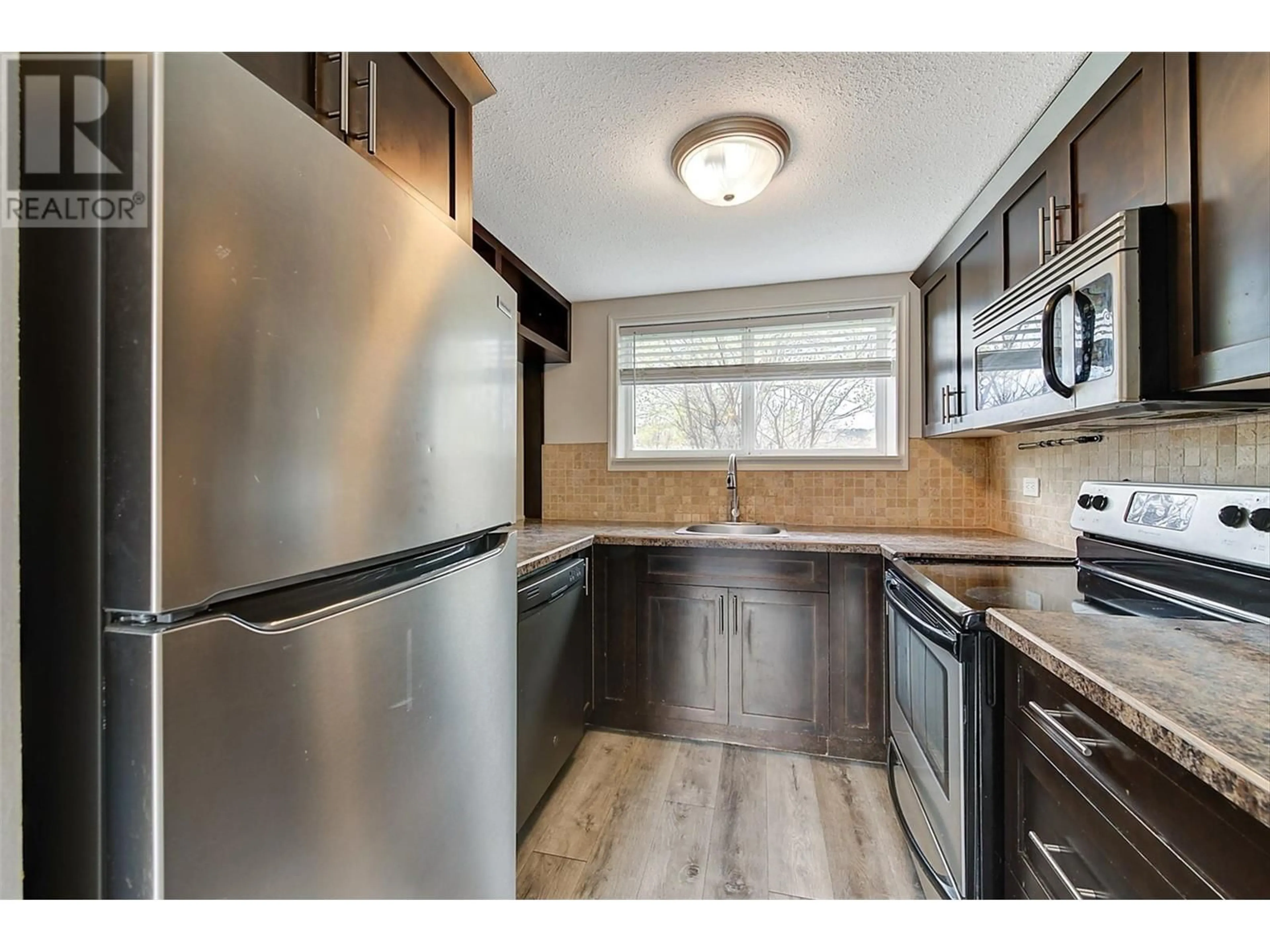 Standard kitchen, unknown for 1 - 1291 BERNARD AVENUE, Kelowna British Columbia V1Y6R3