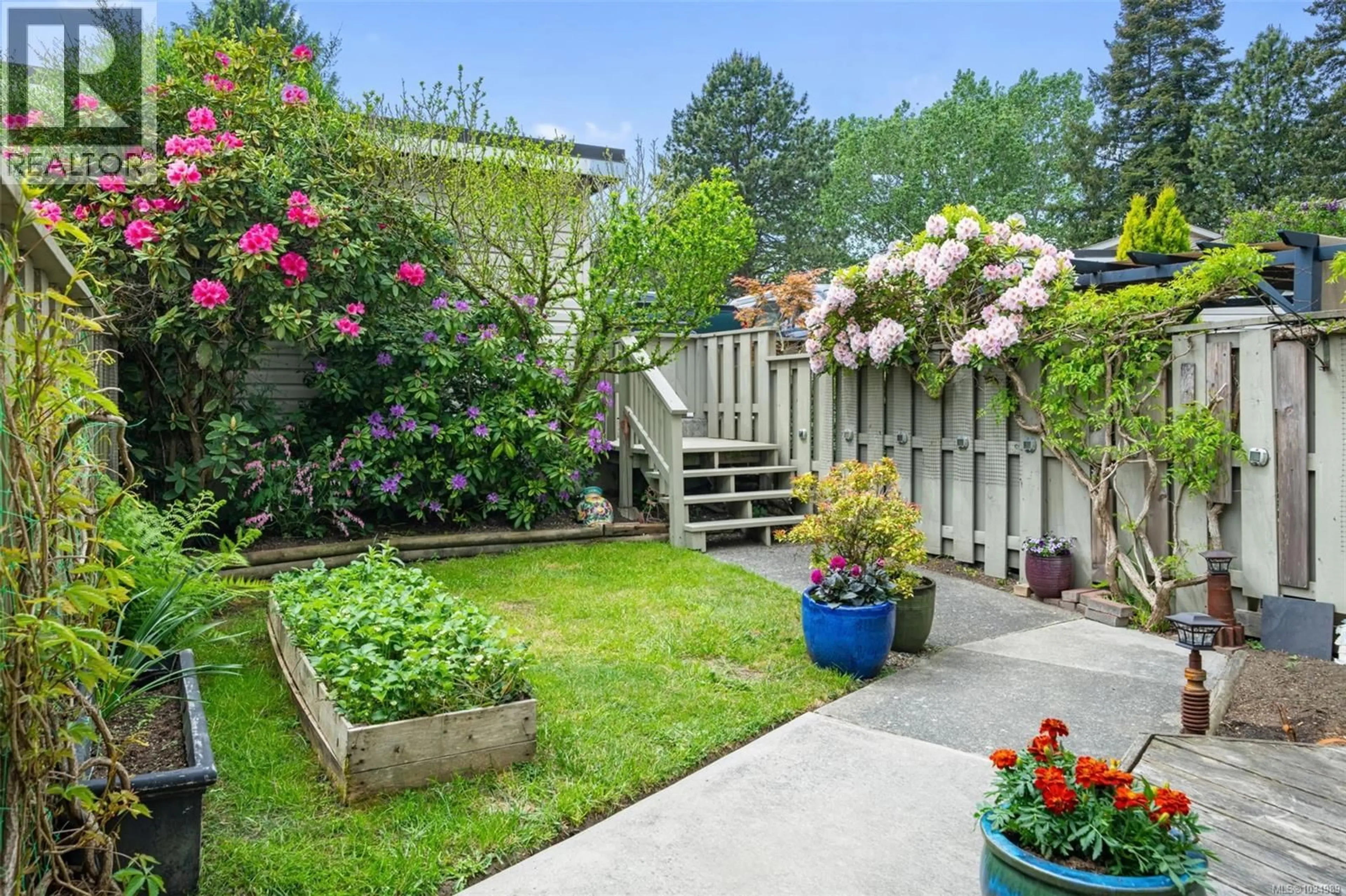 Patio, unknown for 32 - 610 MCKENZIE AVENUE, Saanich British Columbia V8Z2A7