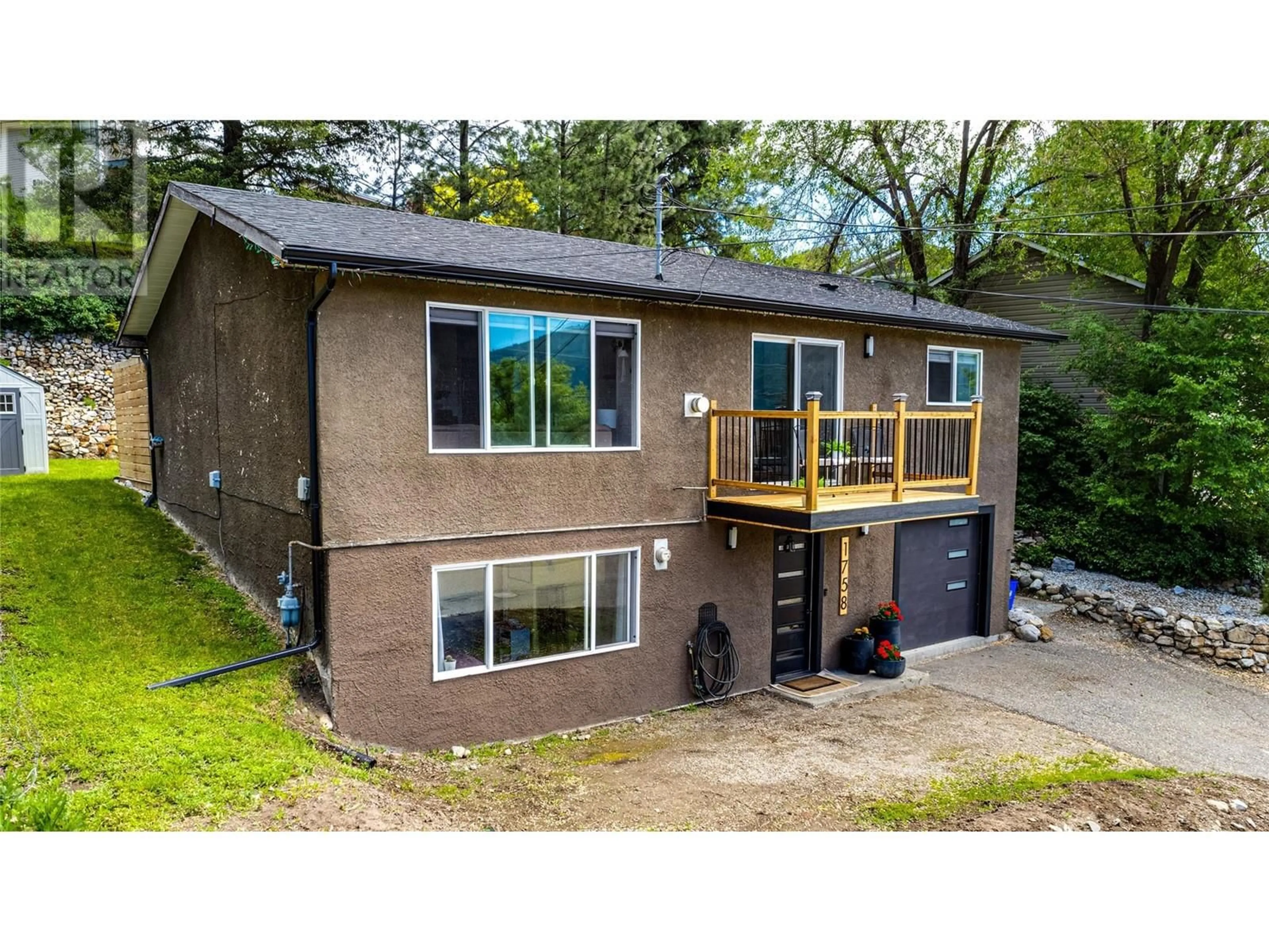 A pic from outside/outdoor area/front of a property/back of a property/a pic from drone, unknown for 1758 GRANDVIEW AVENUE, Lumby British Columbia V0E2G0