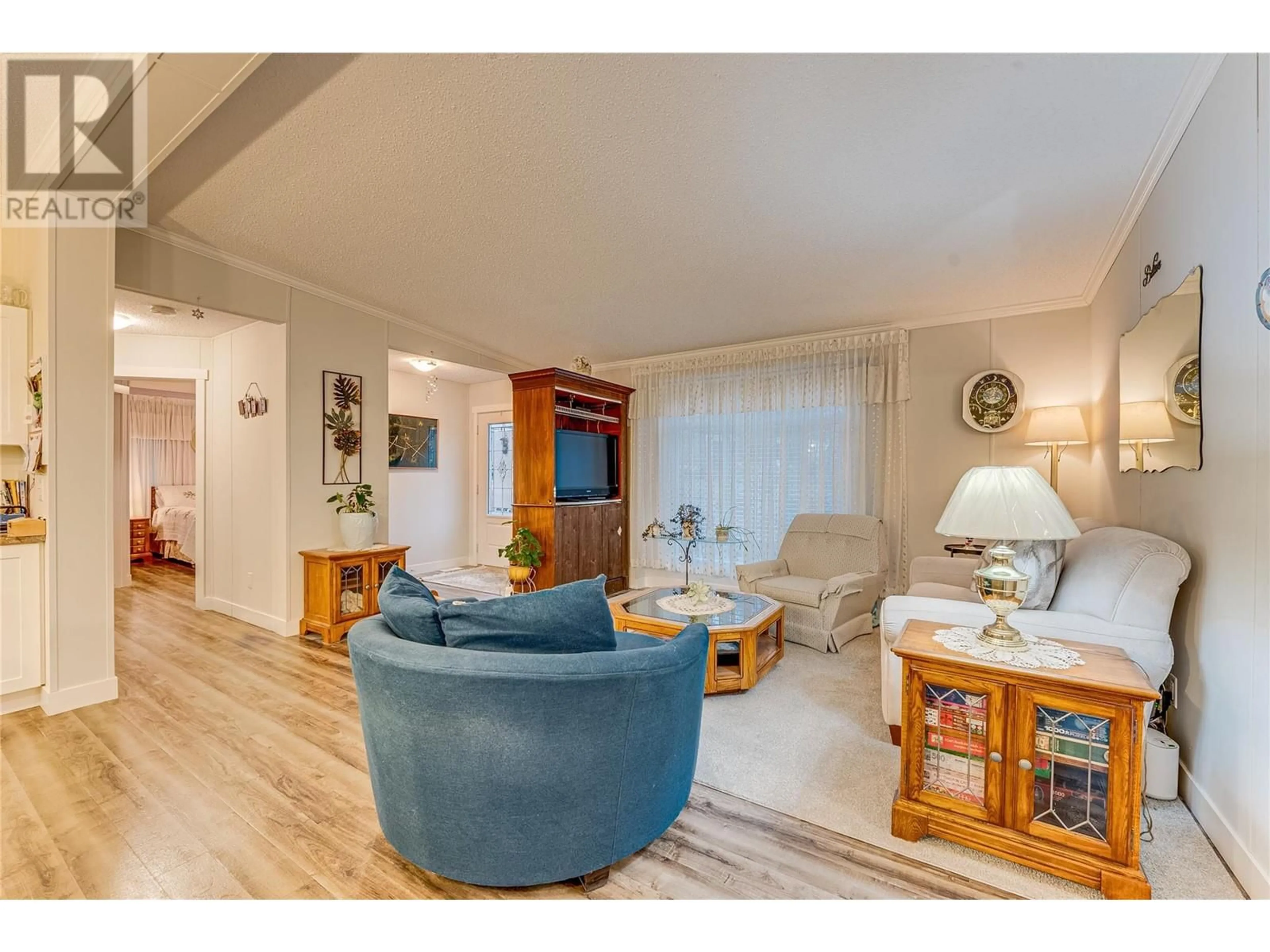 Living room with furniture, unknown for 25 - 1600 43 AVENUE, Vernon British Columbia V1T9G6