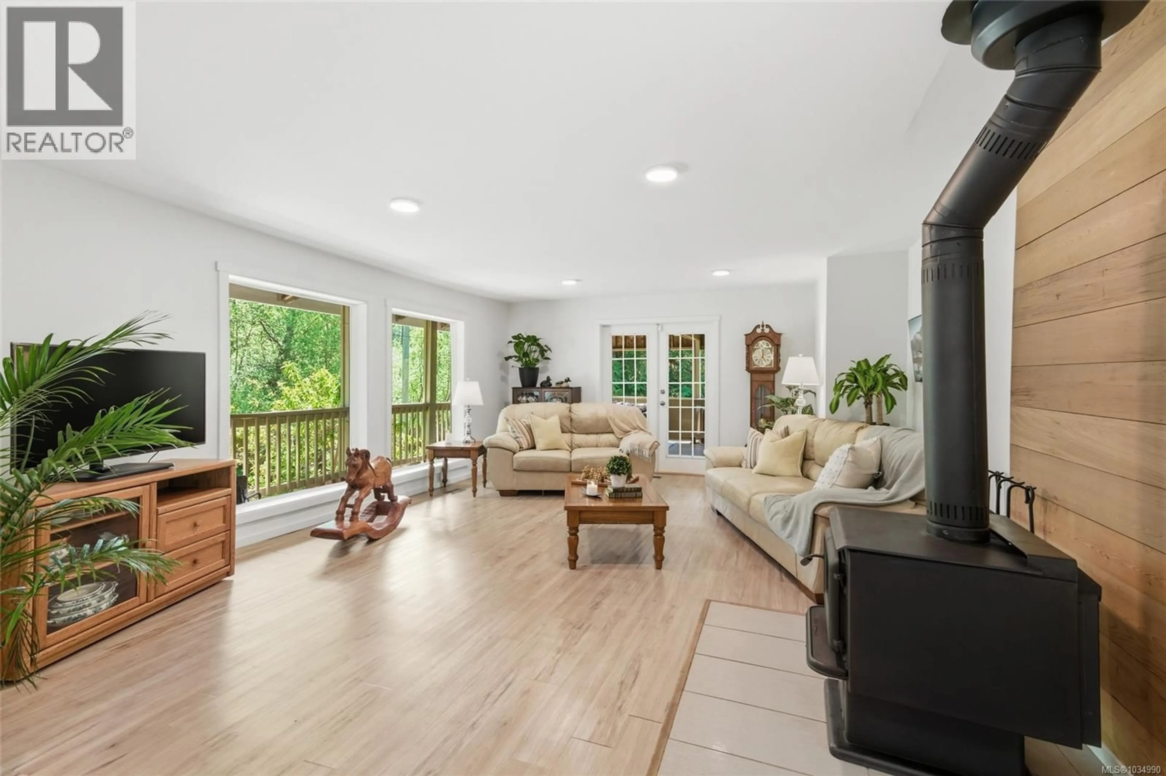 Living room with furniture, unknown for 8445 MESHERS ROAD, Port Alberni British Columbia V9Y8N5