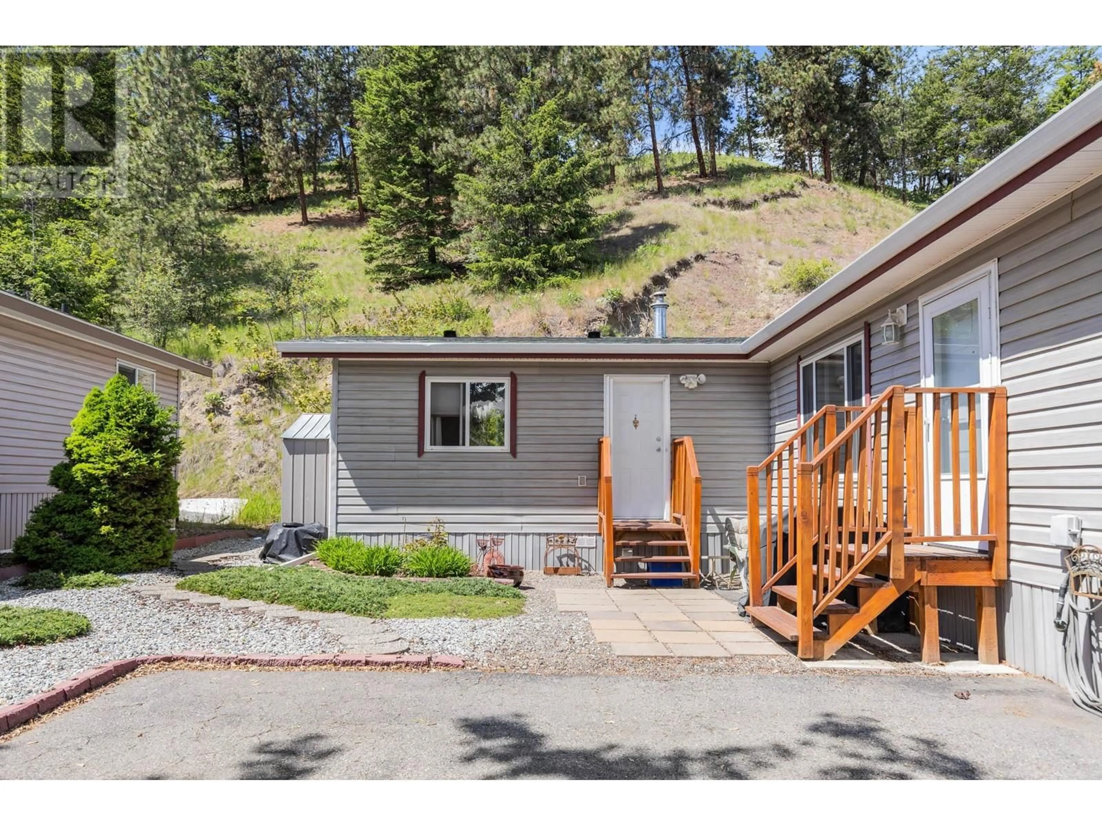 Home with vinyl exterior material, unknown for 5 - 1525 WESTSIDE ROAD, West Kelowna British Columbia V1Z1L9