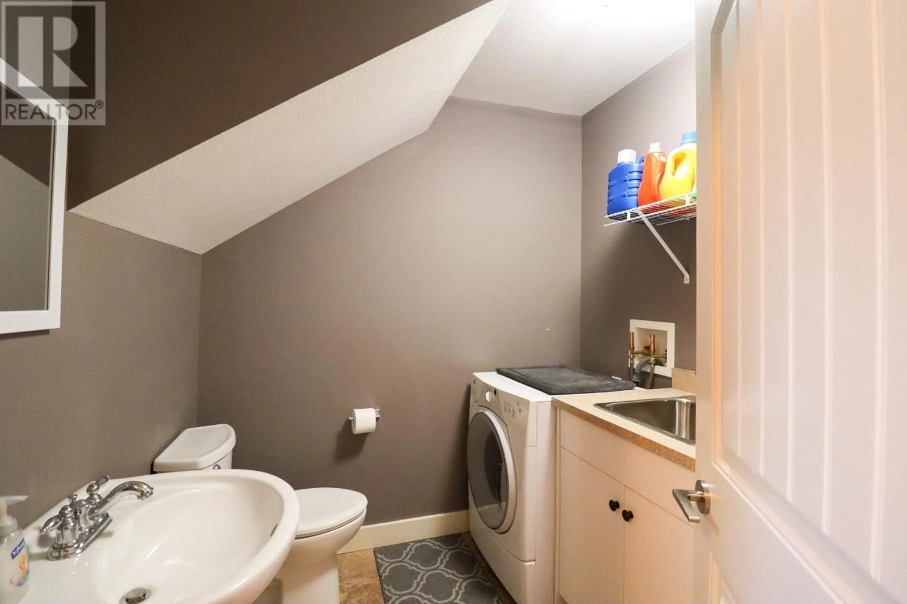 Standard bathroom, unknown for 107 - 2629 CORNWALL DRIVE, Penticton British Columbia V2A6J3