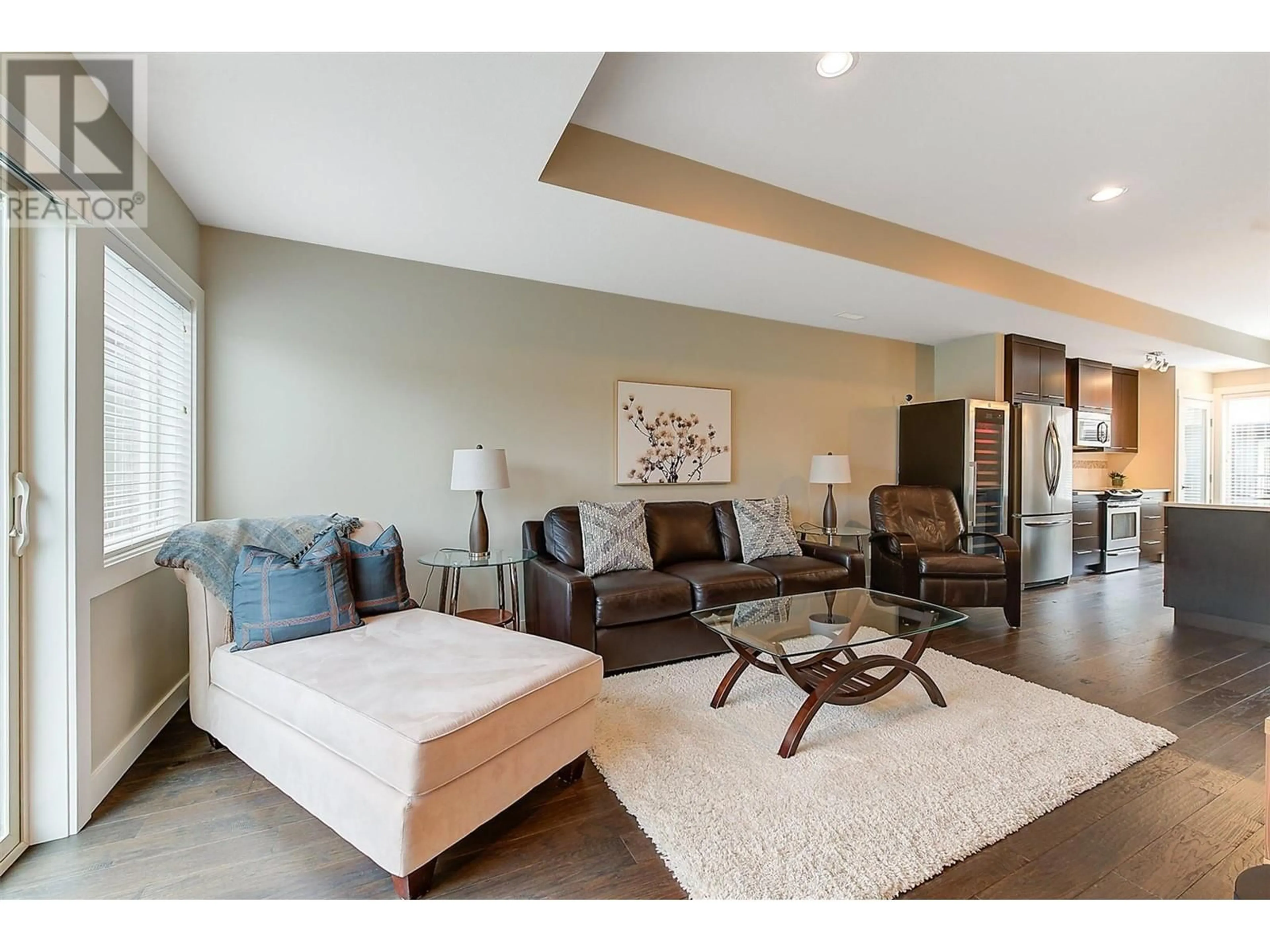 Living room with furniture, unknown for 15 - 3626 MISSION SPRINGS DRIVE, Kelowna British Columbia V1W5L1