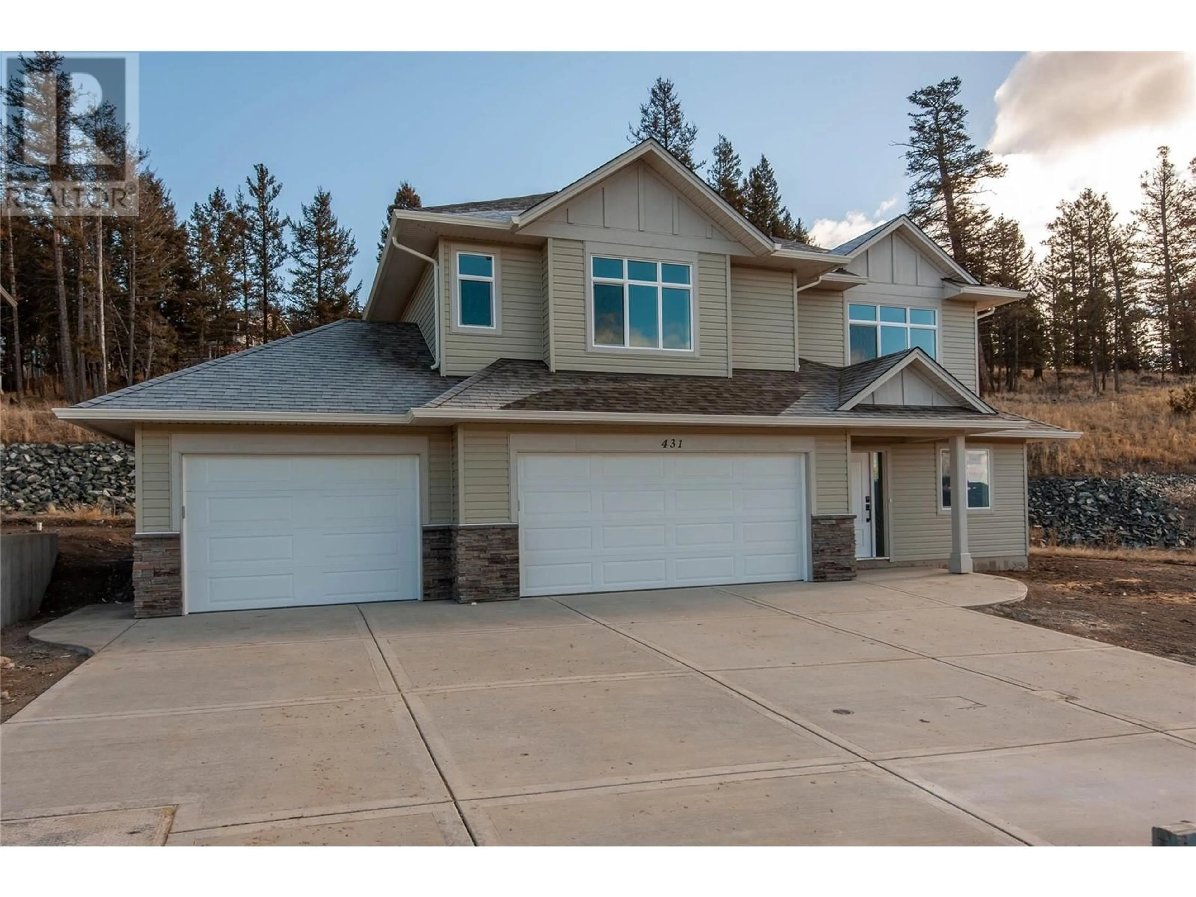 Home with vinyl exterior material, street for 431 POPLAR DRIVE, Logan Lake British Columbia V0K1W0