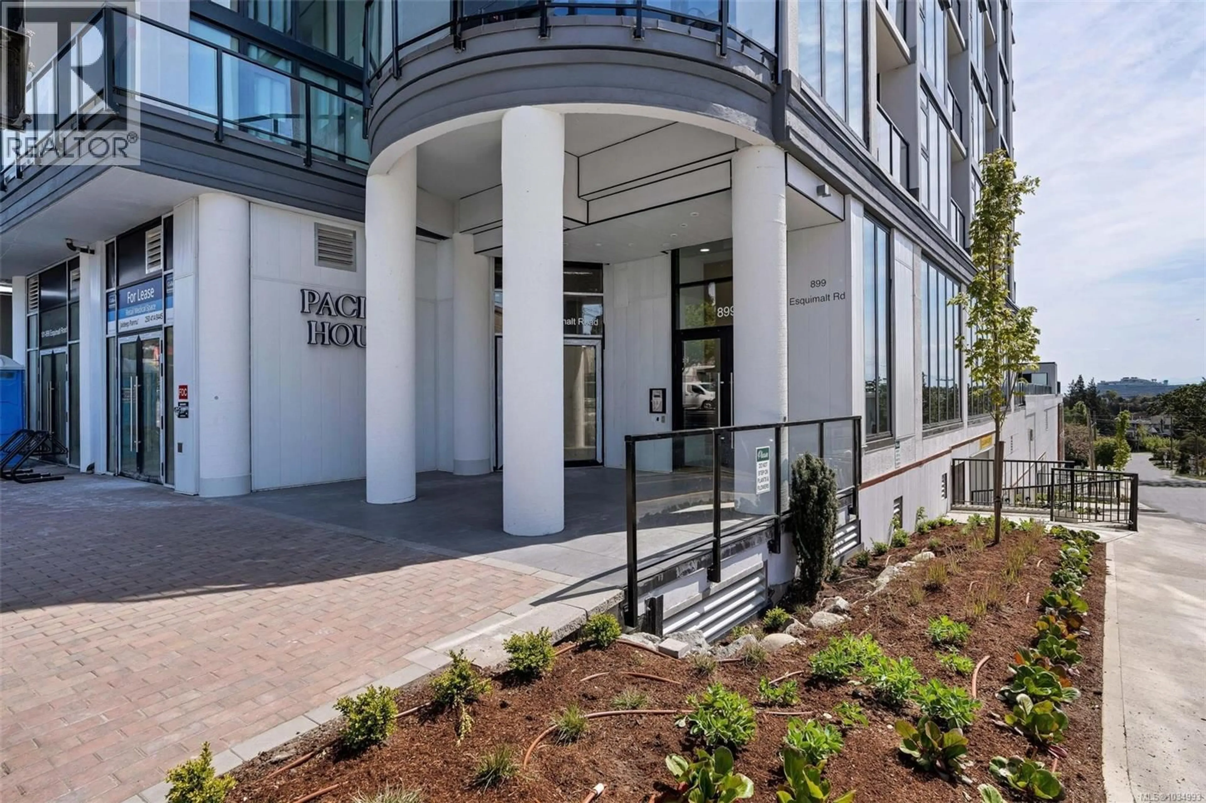 Indoor foyer for 306 - 899 ESQUIMALT AVENUE, Esquimalt British Columbia V9A3M5