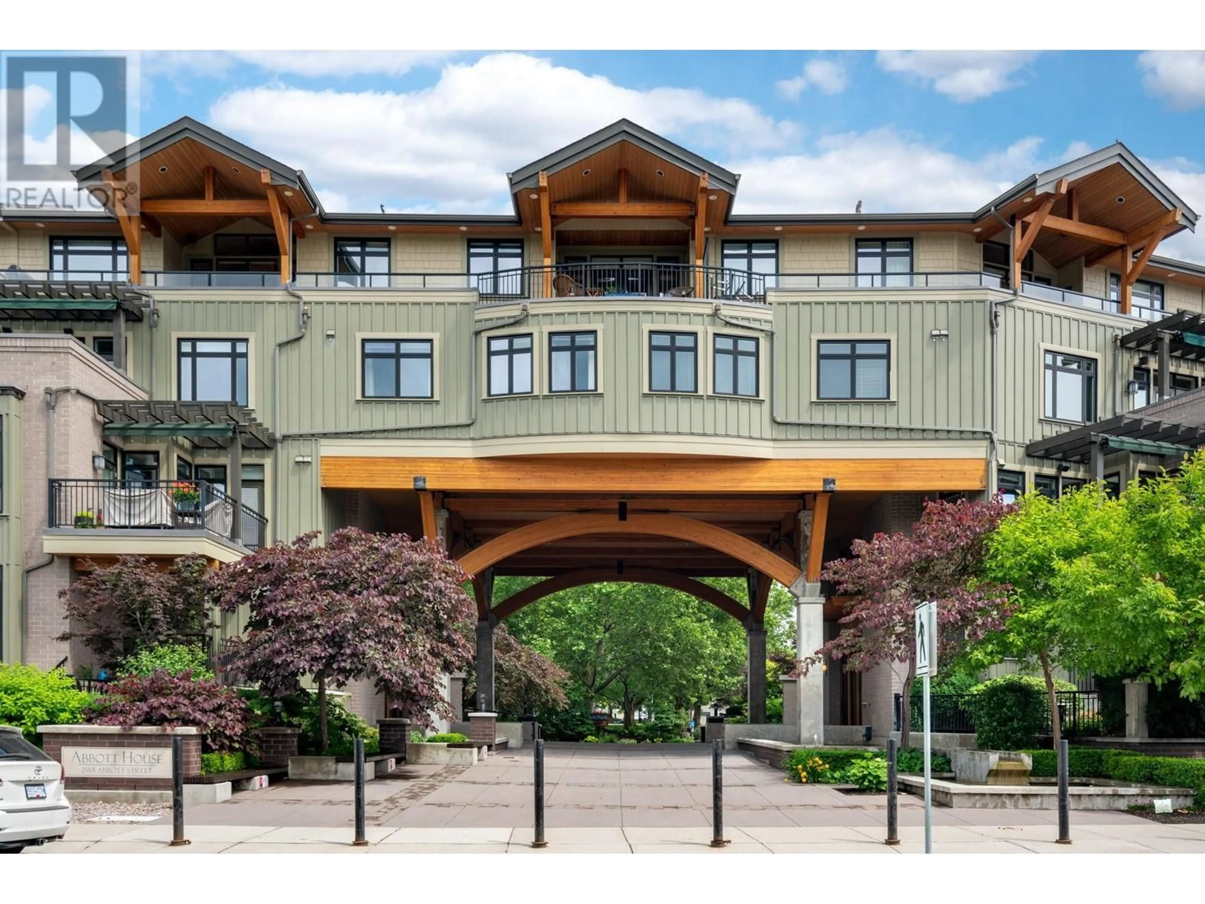 Unknown for 201 - 2901 ABBOTT STREET, Kelowna British Columbia V1Y1G7