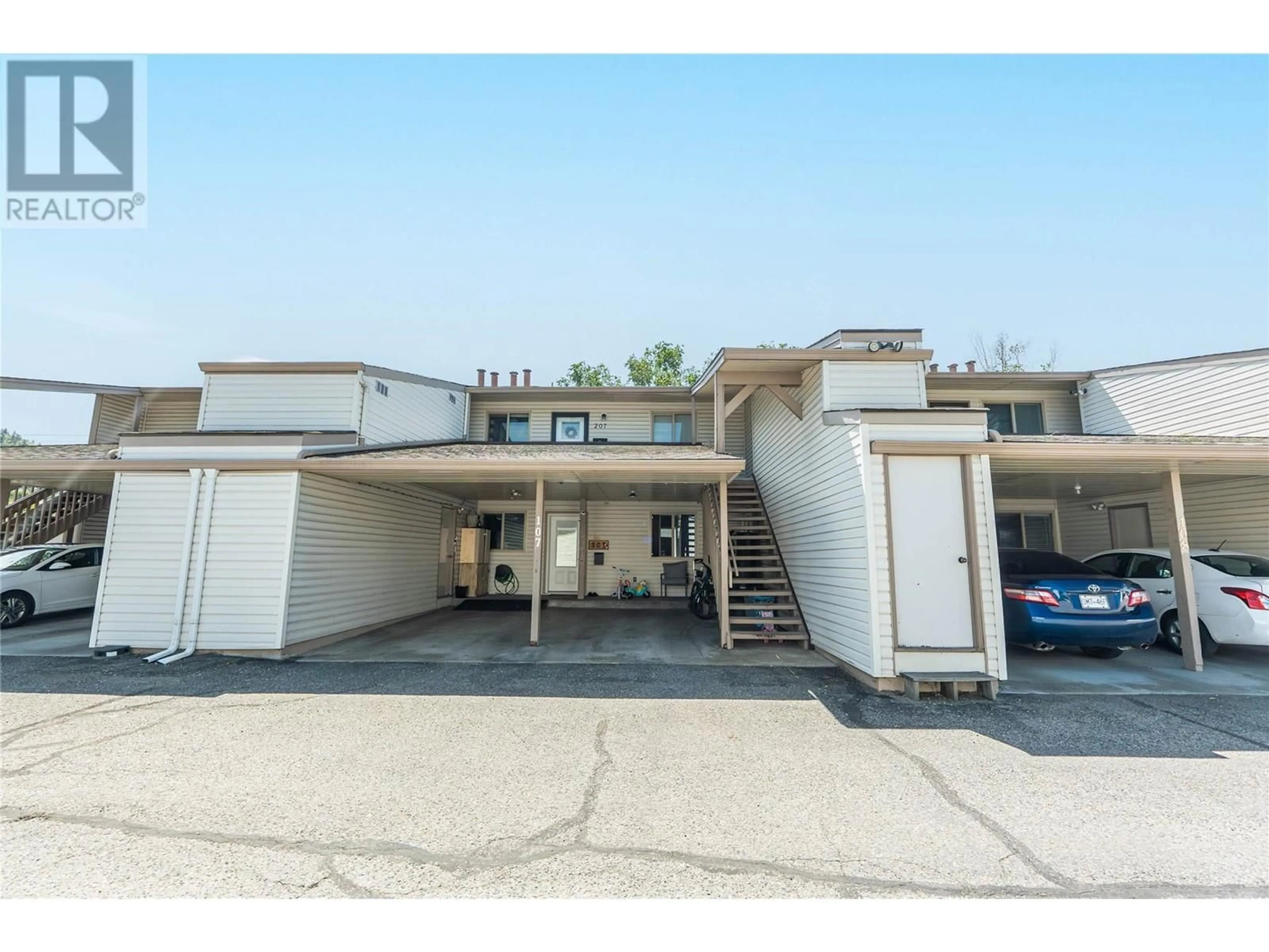 Indoor foyer for 207 - 290 HWY 33 OTHER EAST, Kelowna British Columbia V1X2A3