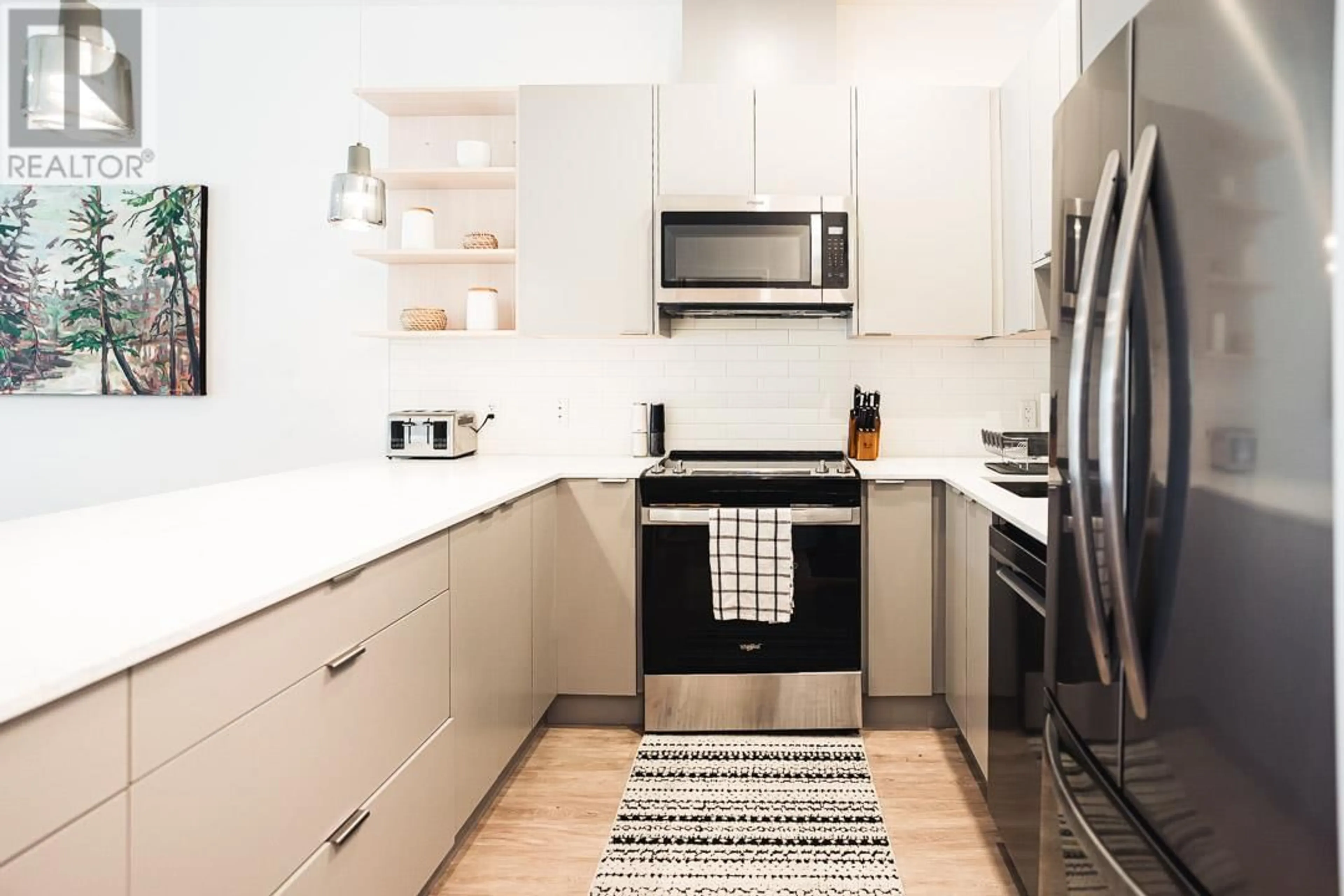 Contemporary kitchen, unknown for 1105 - 1701 COURSIER AVENUE, Revelstoke British Columbia V0E2S3