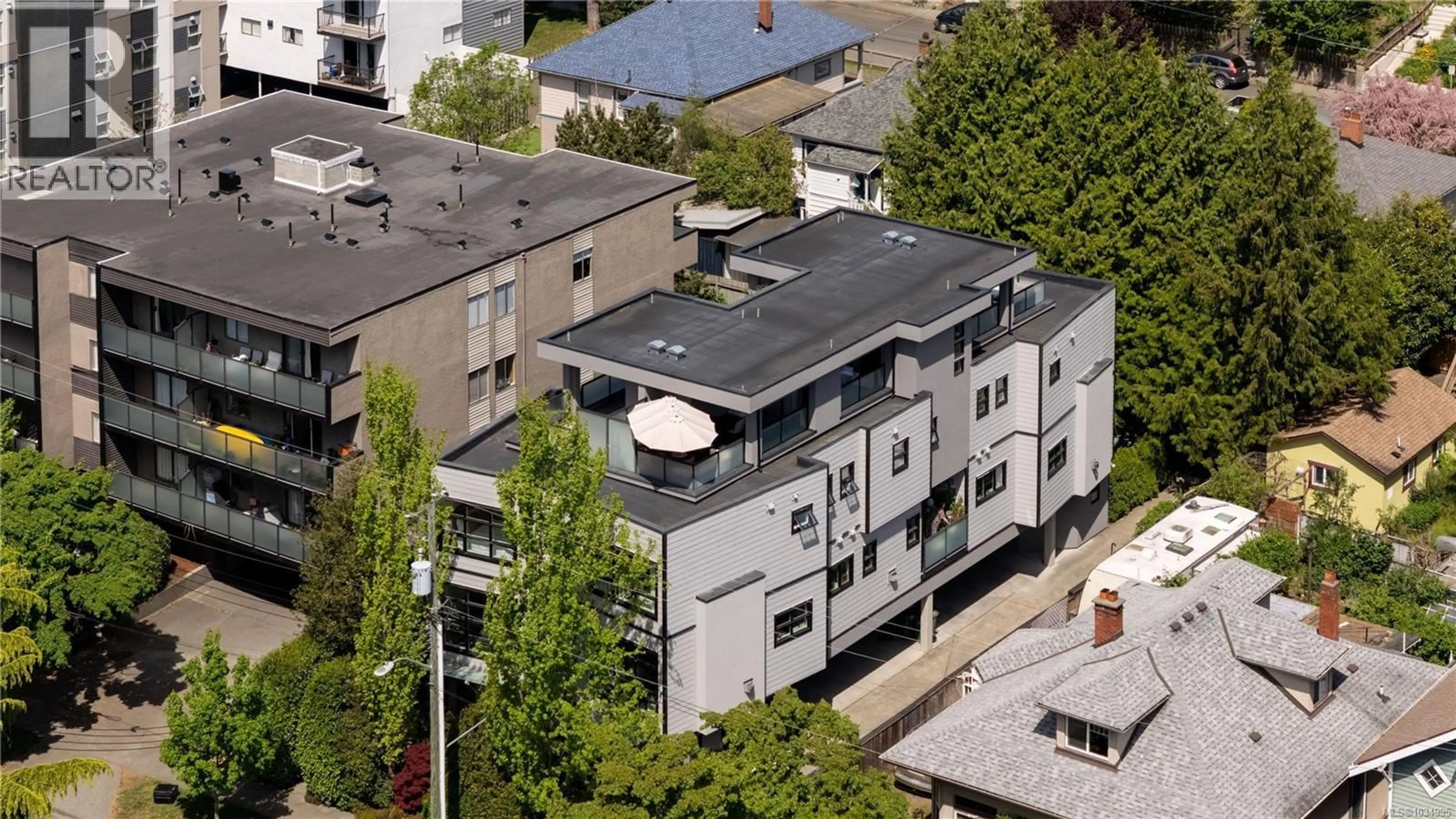 A pic from outside/outdoor area/front of a property/back of a property/a pic from drone, city buildings view from balcony for 2 - 1234 JOHNSON STREET, Victoria British Columbia V8V3P1