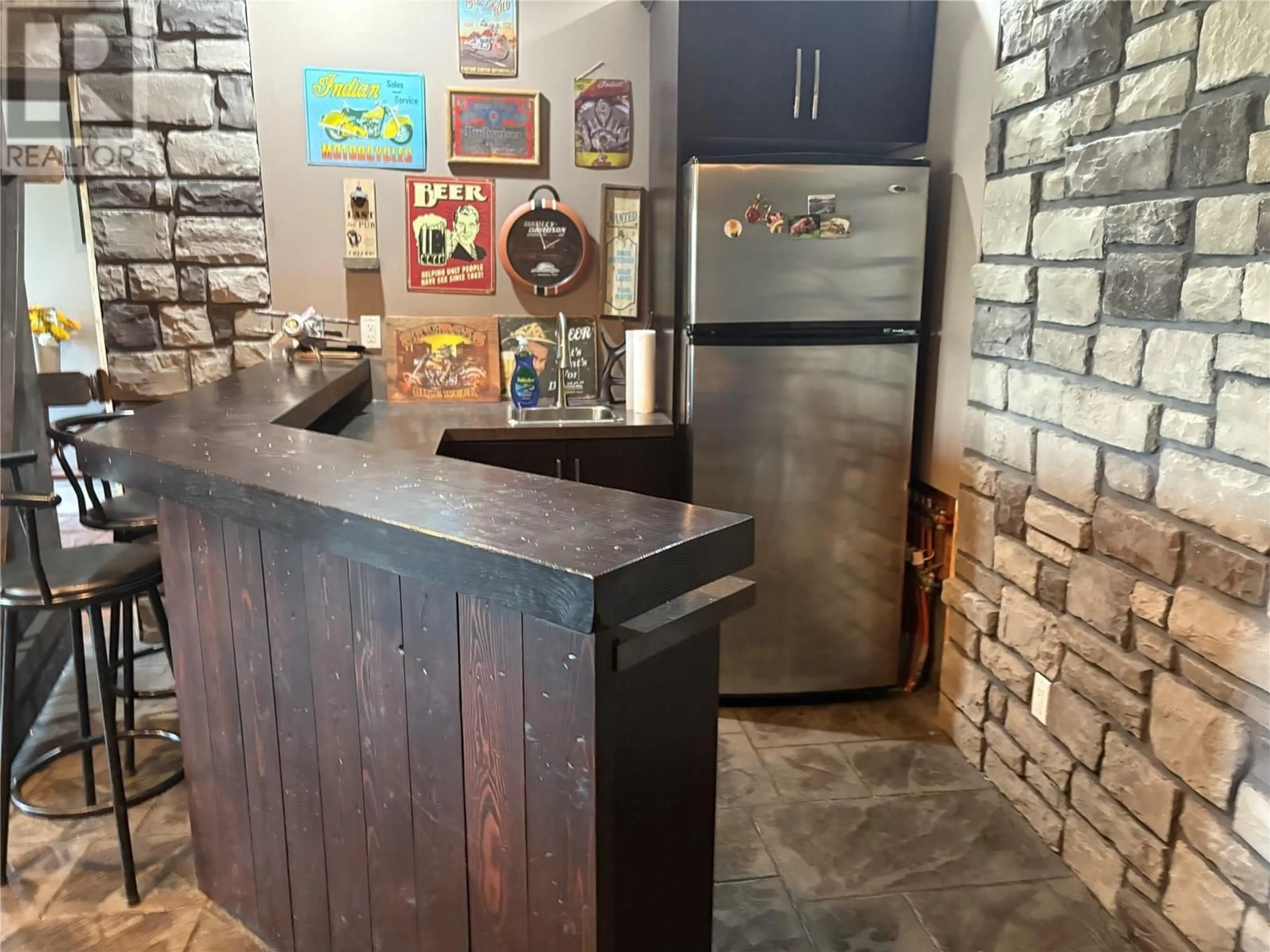 Rustic kitchen, unknown for 2828 SLIVER BIRCH LANE, Pritchard British Columbia V0E2P0