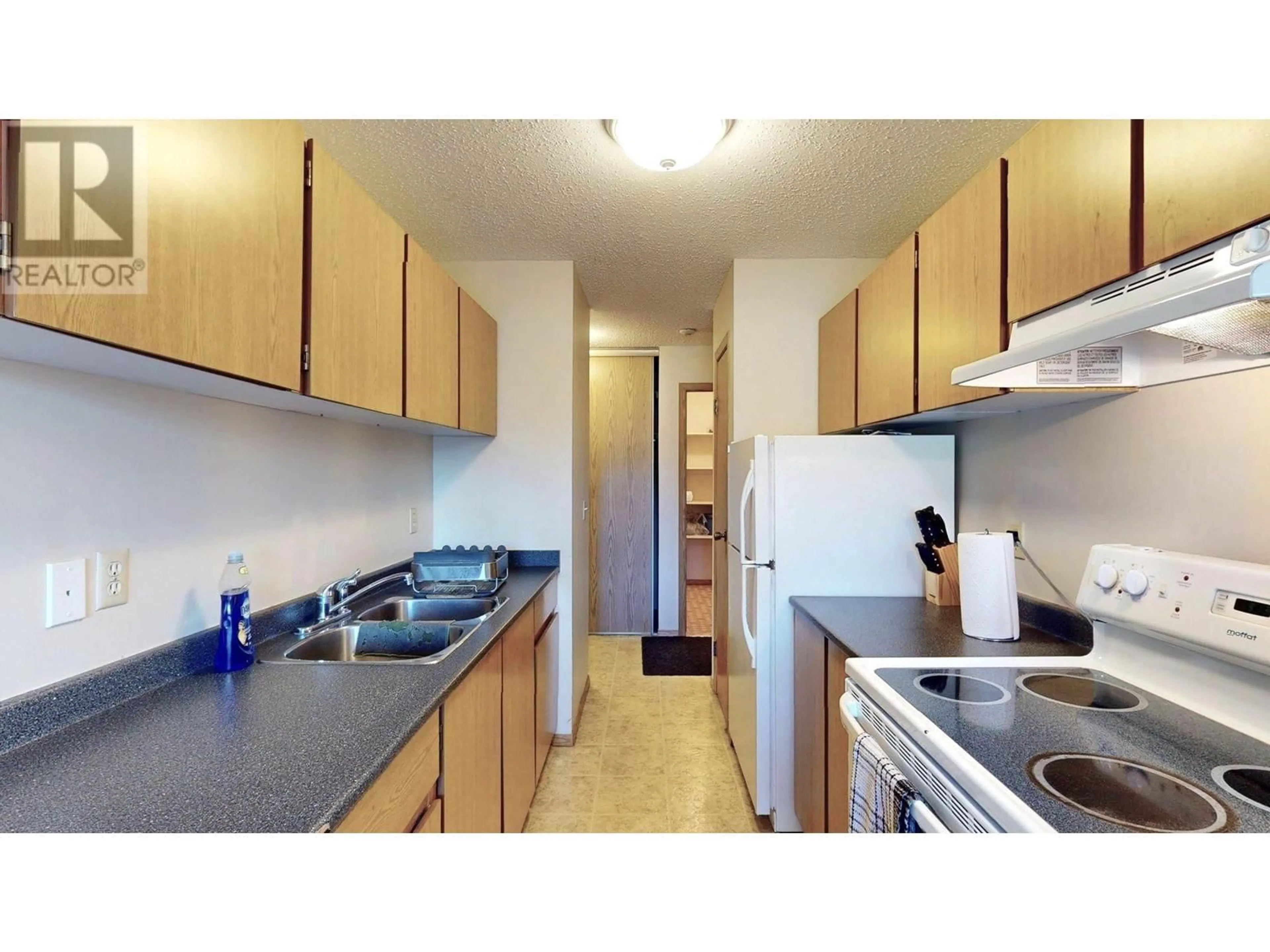 Standard kitchen, unknown for 301 - 10 CARIBOO DRIVE, Elkford British Columbia V0B1H0