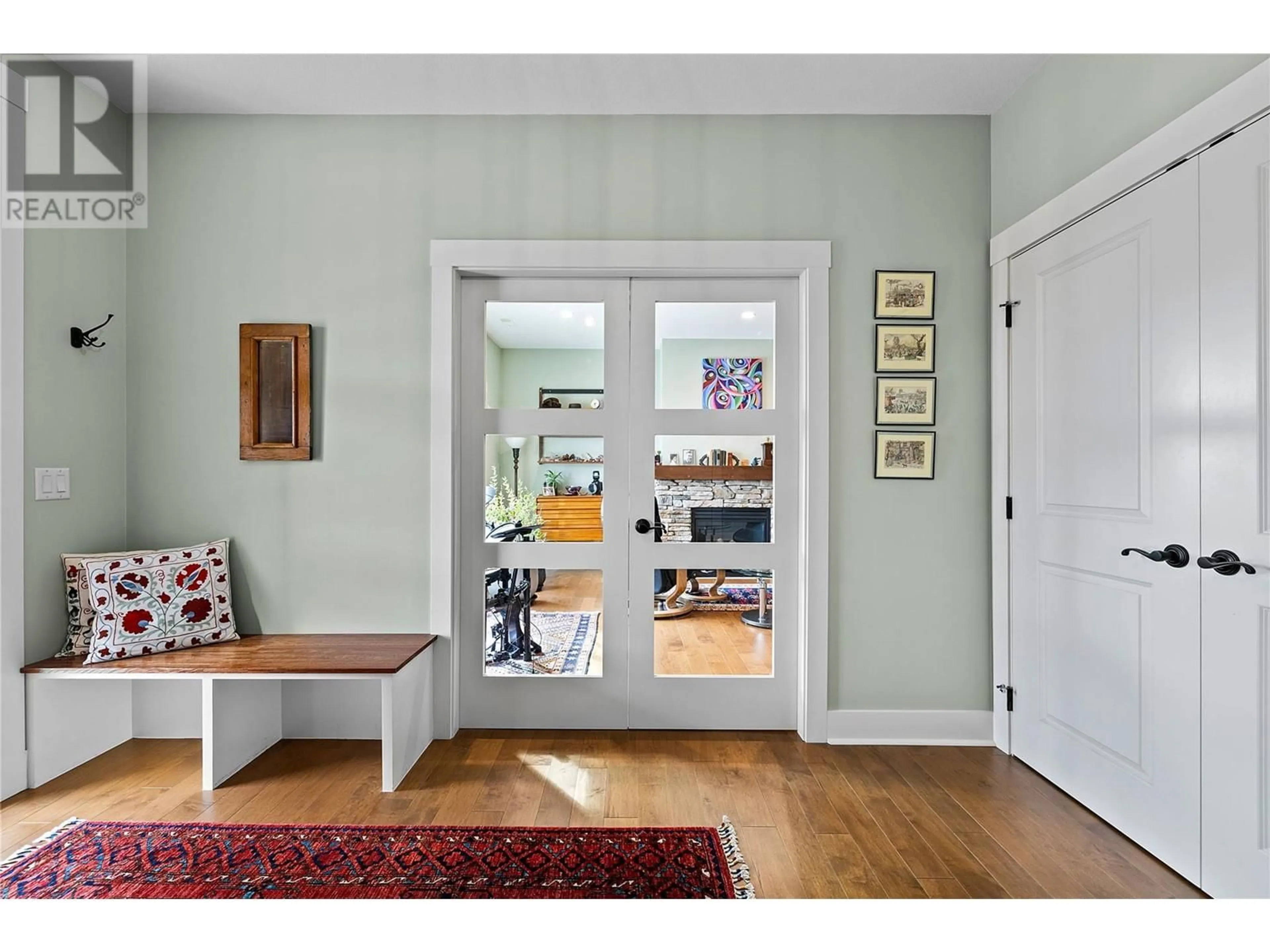 Indoor entryway for 3271 KING ROAD, West Kelowna British Columbia V1Z2B6