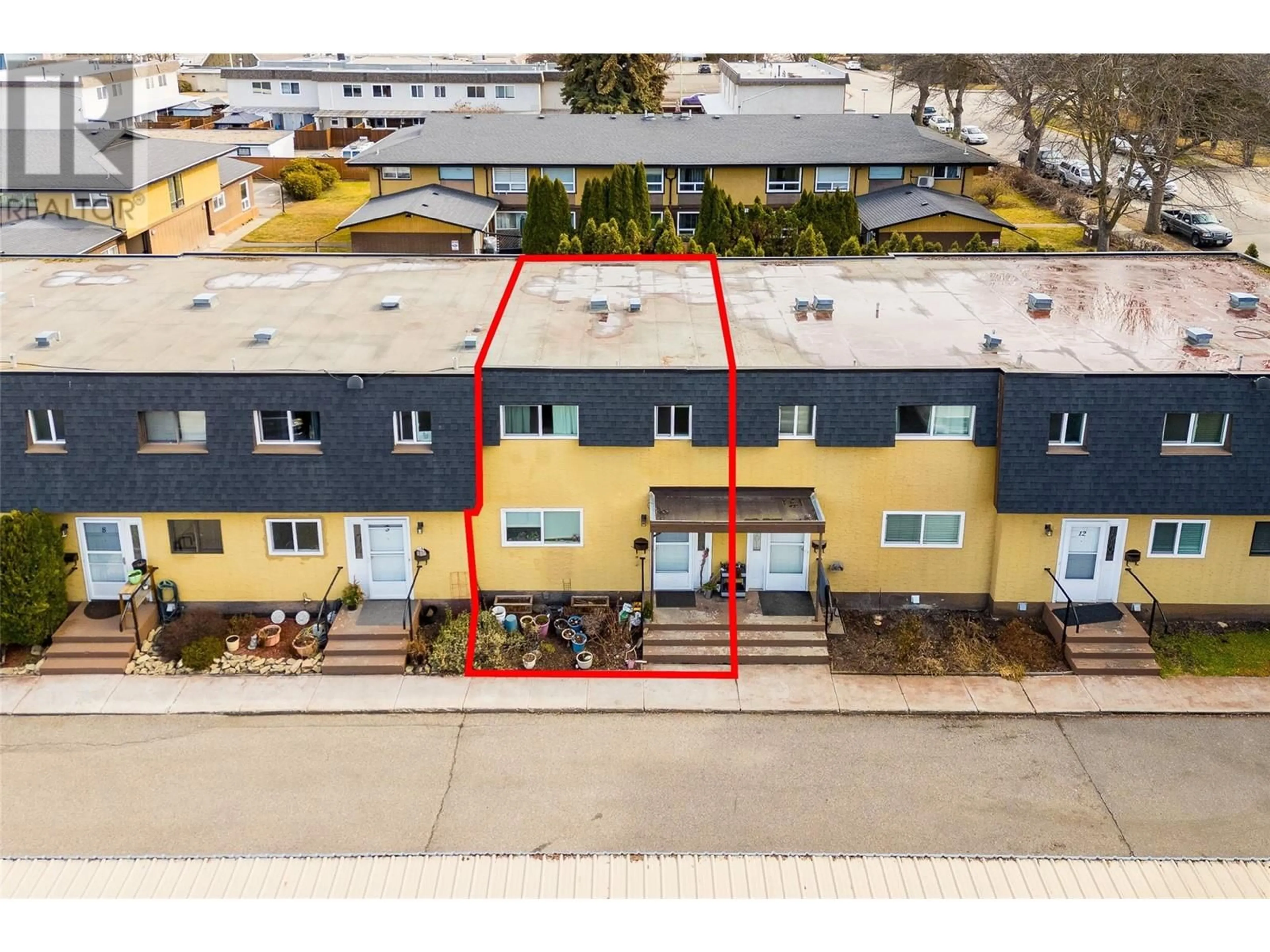 A pic from outside/outdoor area/front of a property/back of a property/a pic from drone, street for 10 - 1283 BERNARD AVENUE, Kelowna British Columbia V1Y6R3