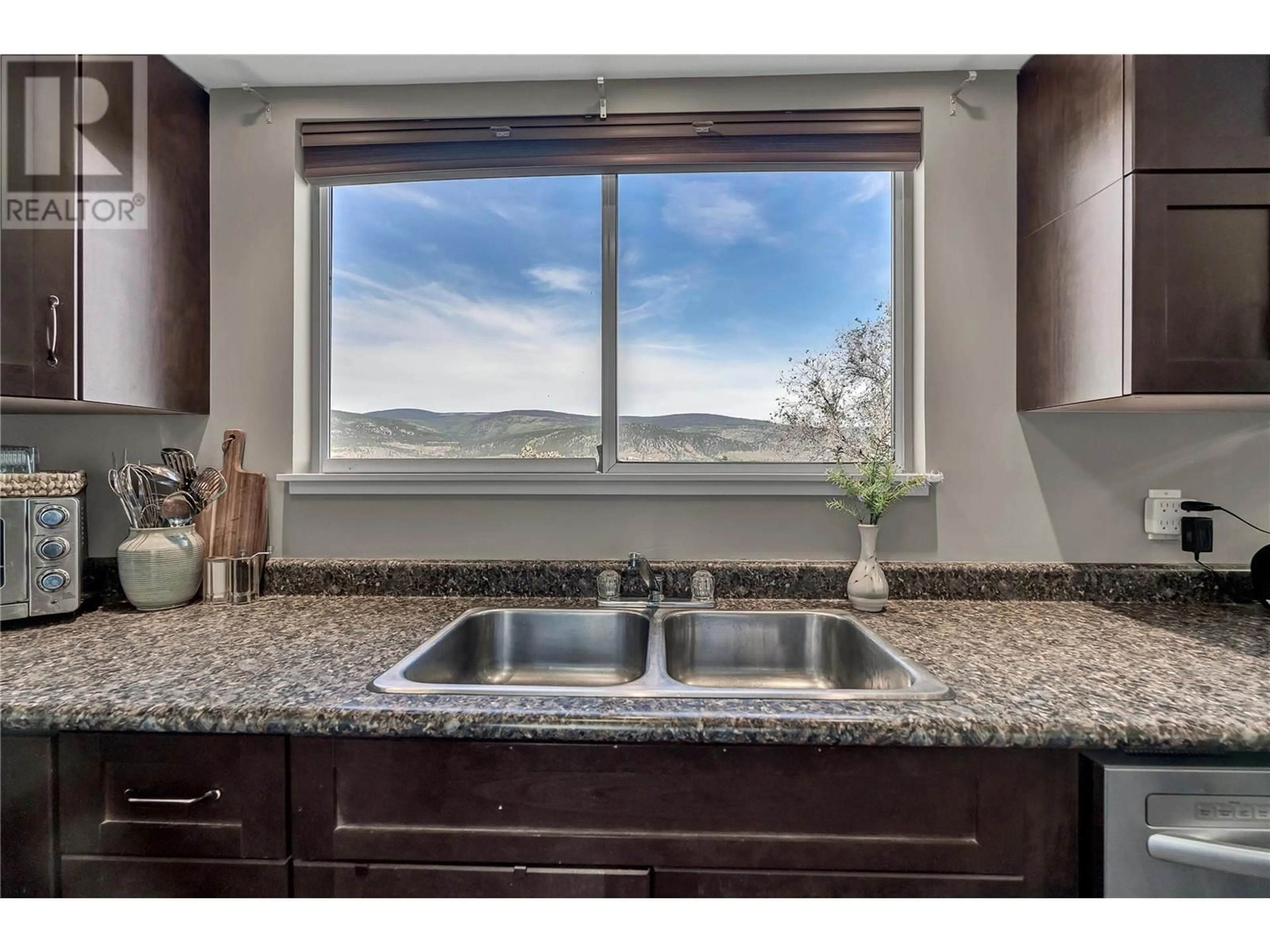 Unknown for 320 SAGE MESA DRIVE, Penticton British Columbia V2A9A2