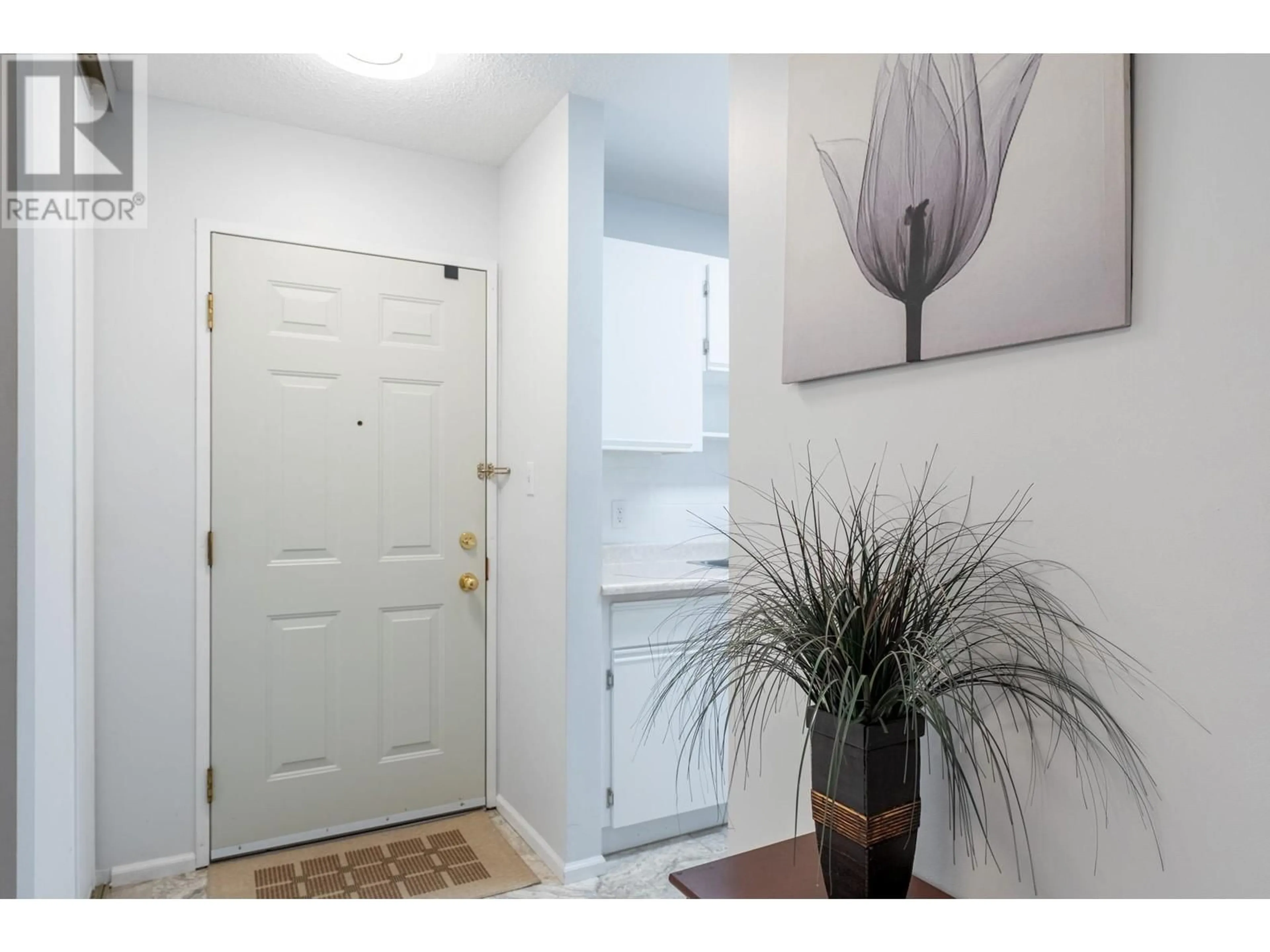 Indoor entryway for 251 - 715 LEATHEAD ROAD, Kelowna British Columbia V1X5W3