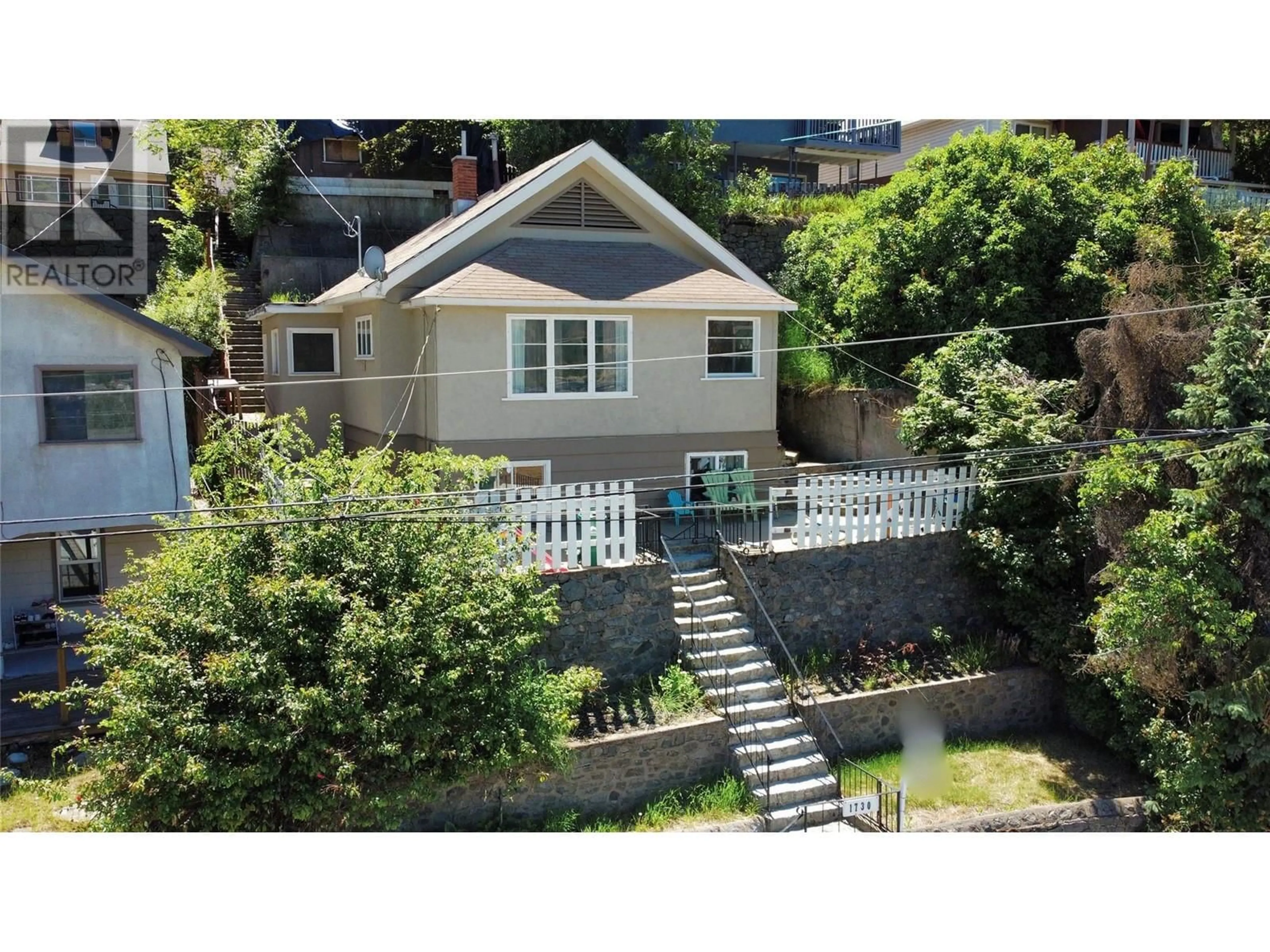 A pic from outside/outdoor area/front of a property/back of a property/a pic from drone, unknown for 1730 TOPPING STREET, Trail British Columbia V1R4G3