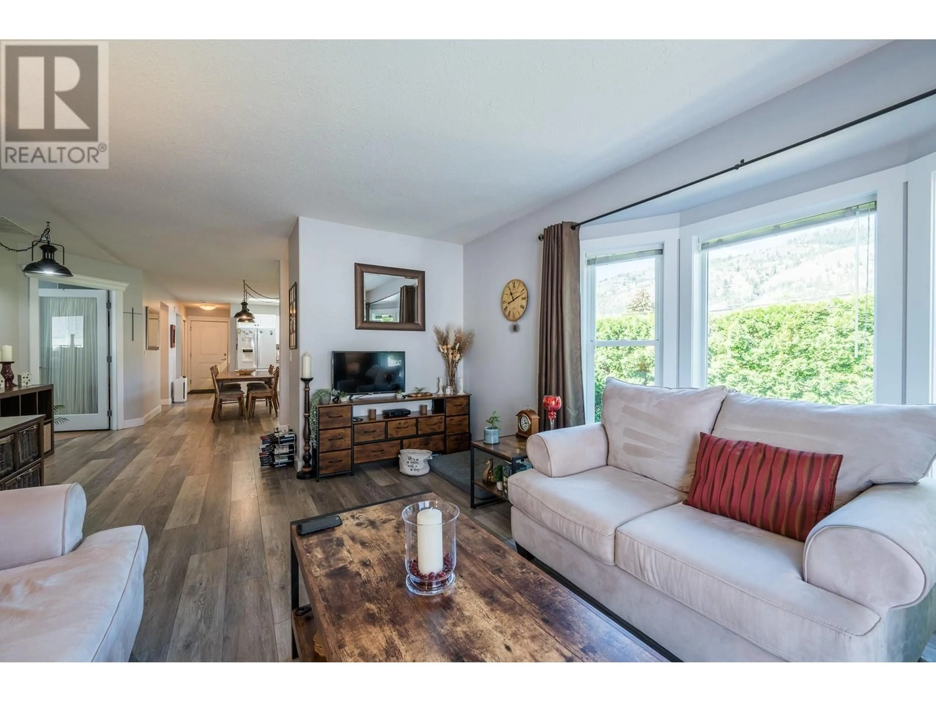 Living room with furniture, wood/laminate floor for 5 - 791 JENSEN ROAD, Kamloops British Columbia V2B6P6