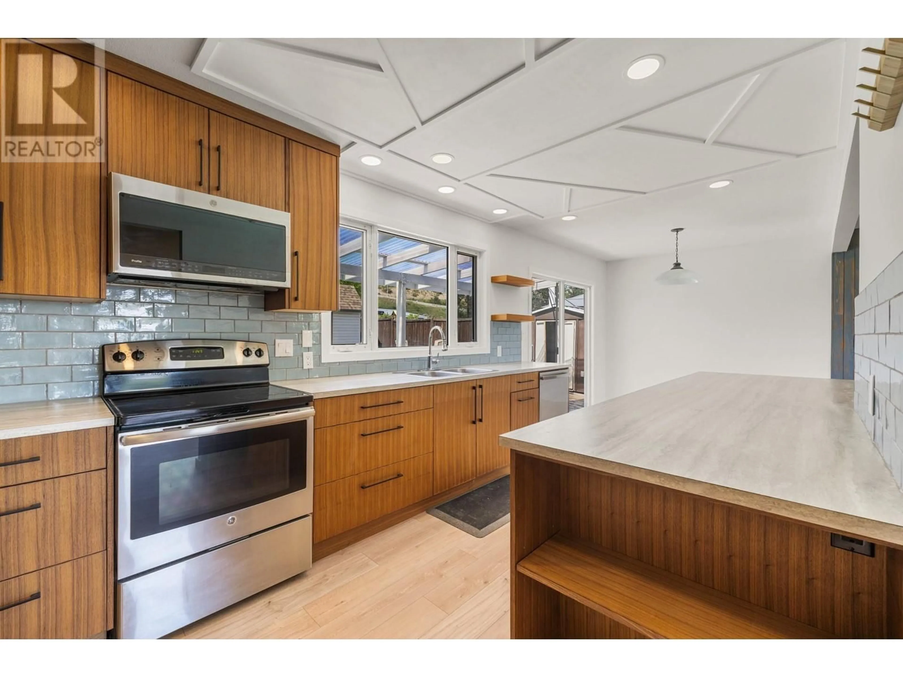 Open concept kitchen, ceramic/tile floor for 2865 LOWER GLENROSA ROAD, West Kelowna British Columbia V4T1C7