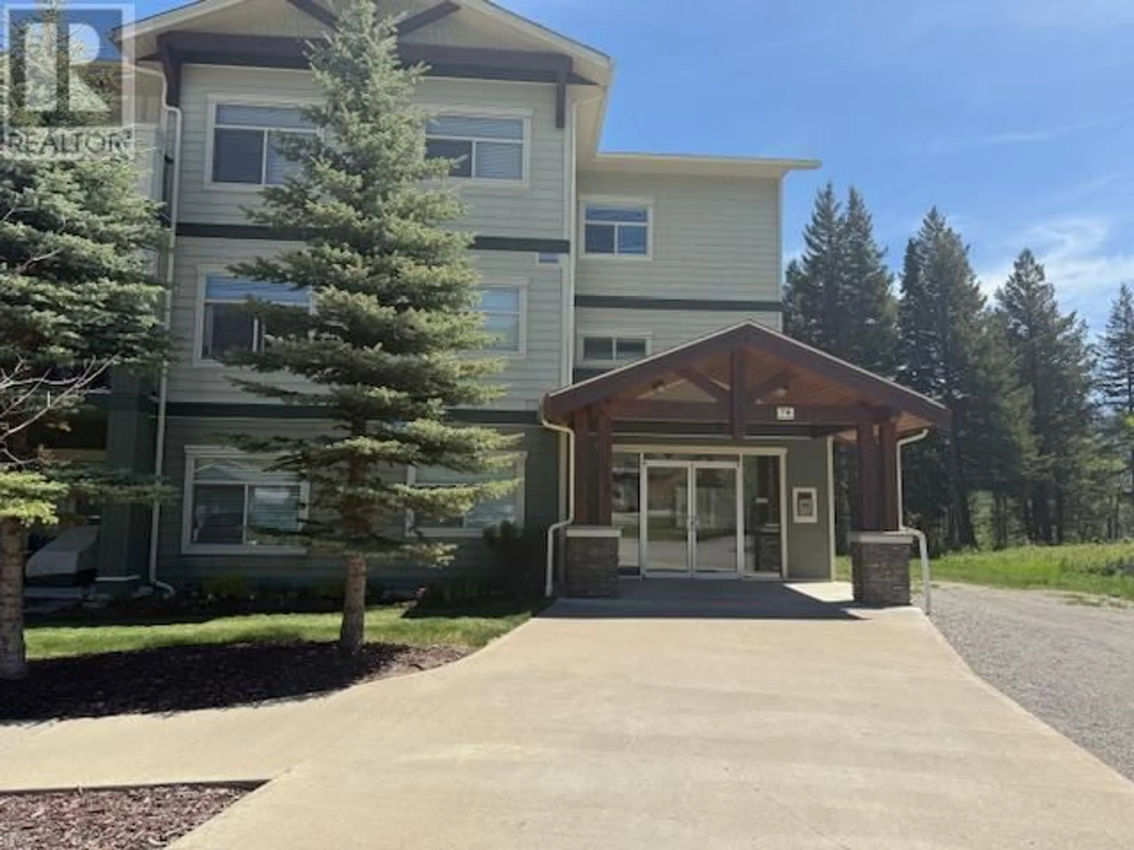 Indoor foyer for 209 - 1330 WHITEWOOD CRESCENT, Sparwood British Columbia V0B2G2