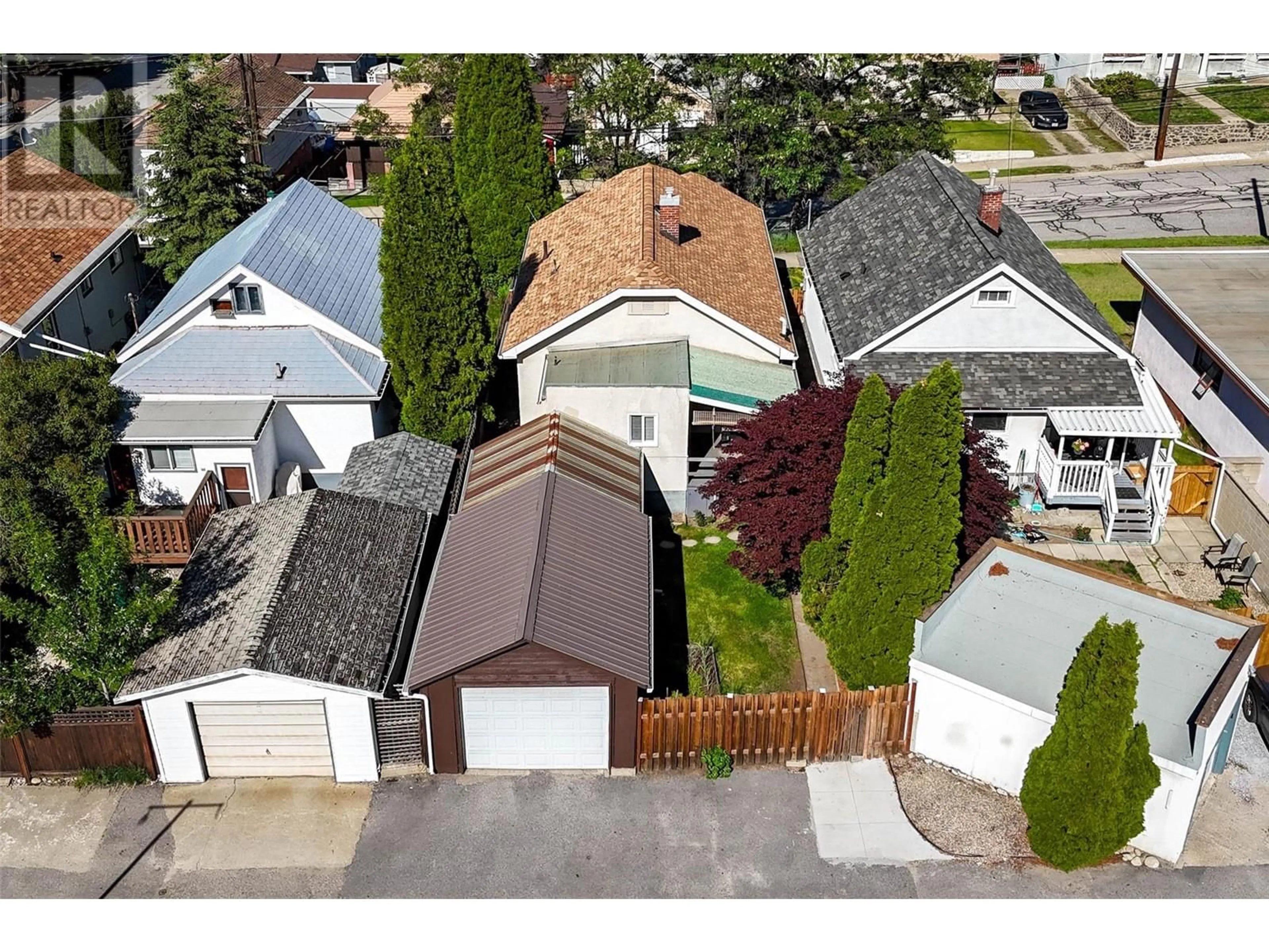 A pic from outside/outdoor area/front of a property/back of a property/a pic from drone, street for 1532 THIRD AVENUE, Trail British Columbia V1R1P7