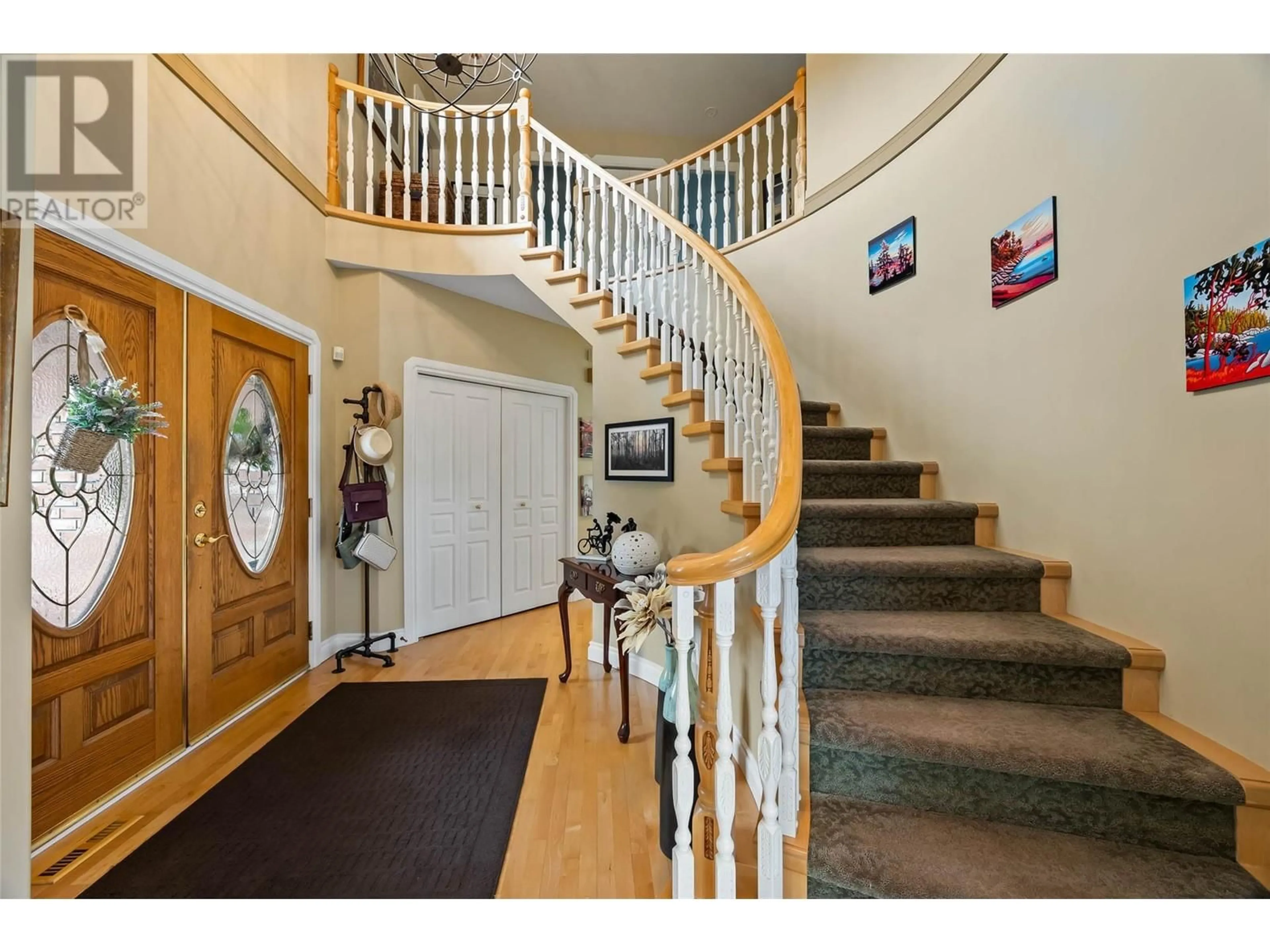 Indoor foyer for 6814 FURRER ROAD, Kamloops British Columbia V2C4V8