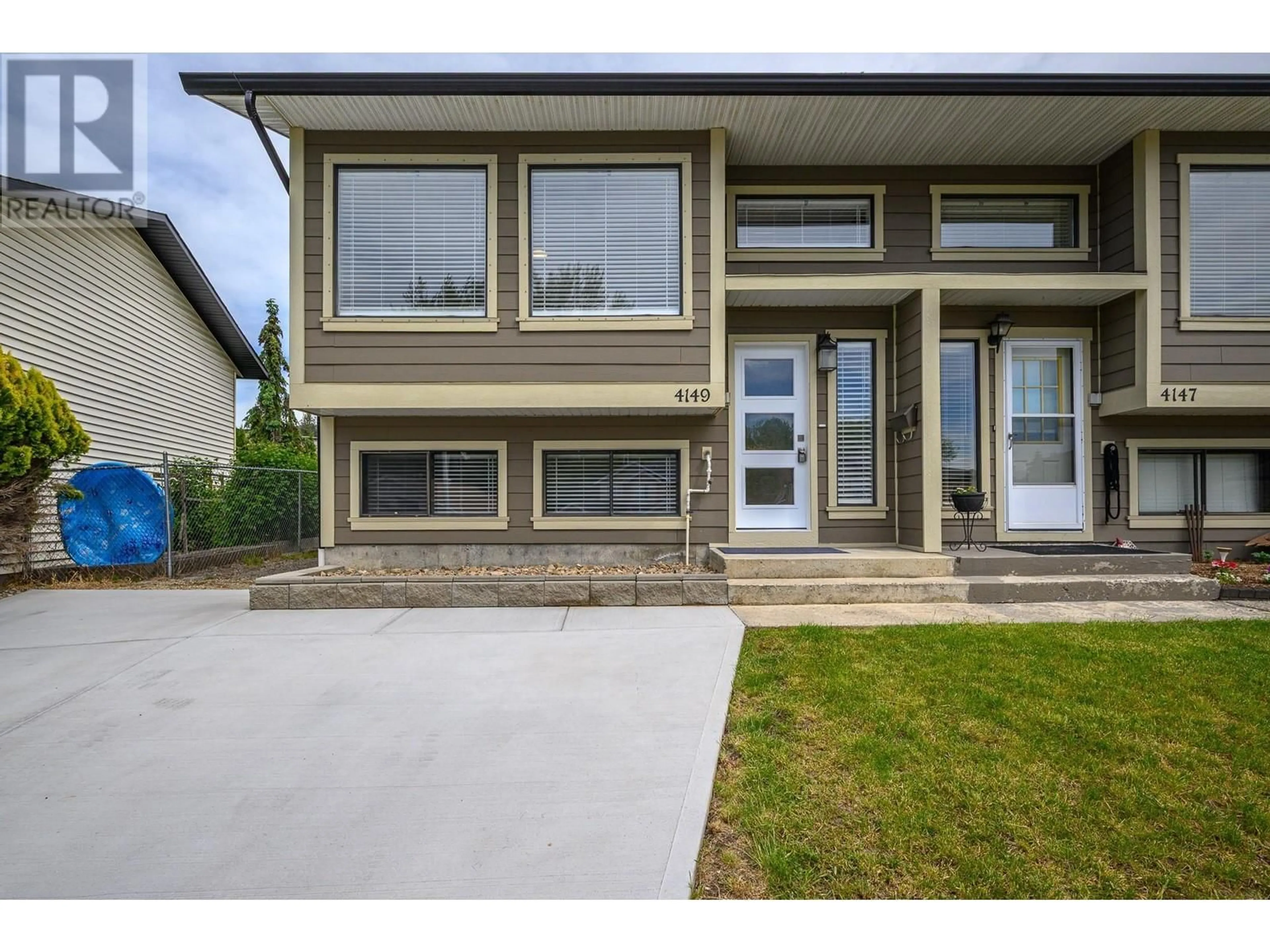 Home with vinyl exterior material, street for 4149 17 TH STREET, Vernon British Columbia V1T8R7