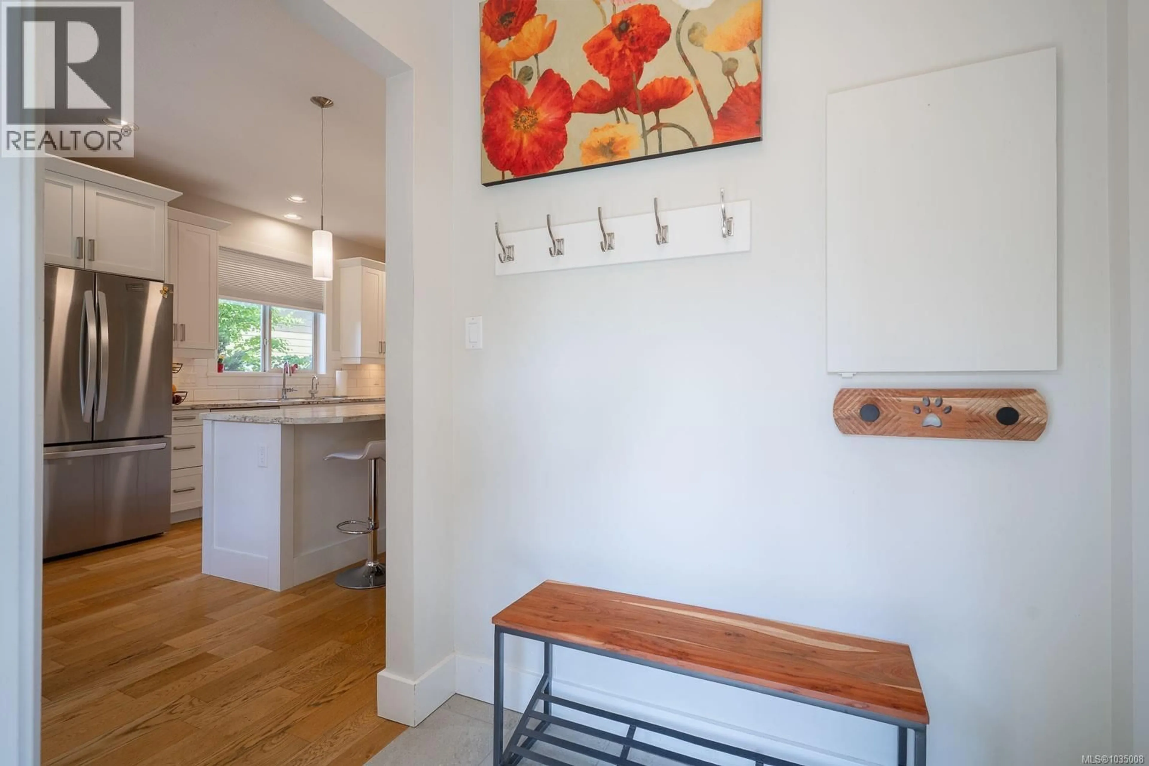 Indoor entryway for 336 WESSEX LANE, Nanaimo British Columbia V9R6H5