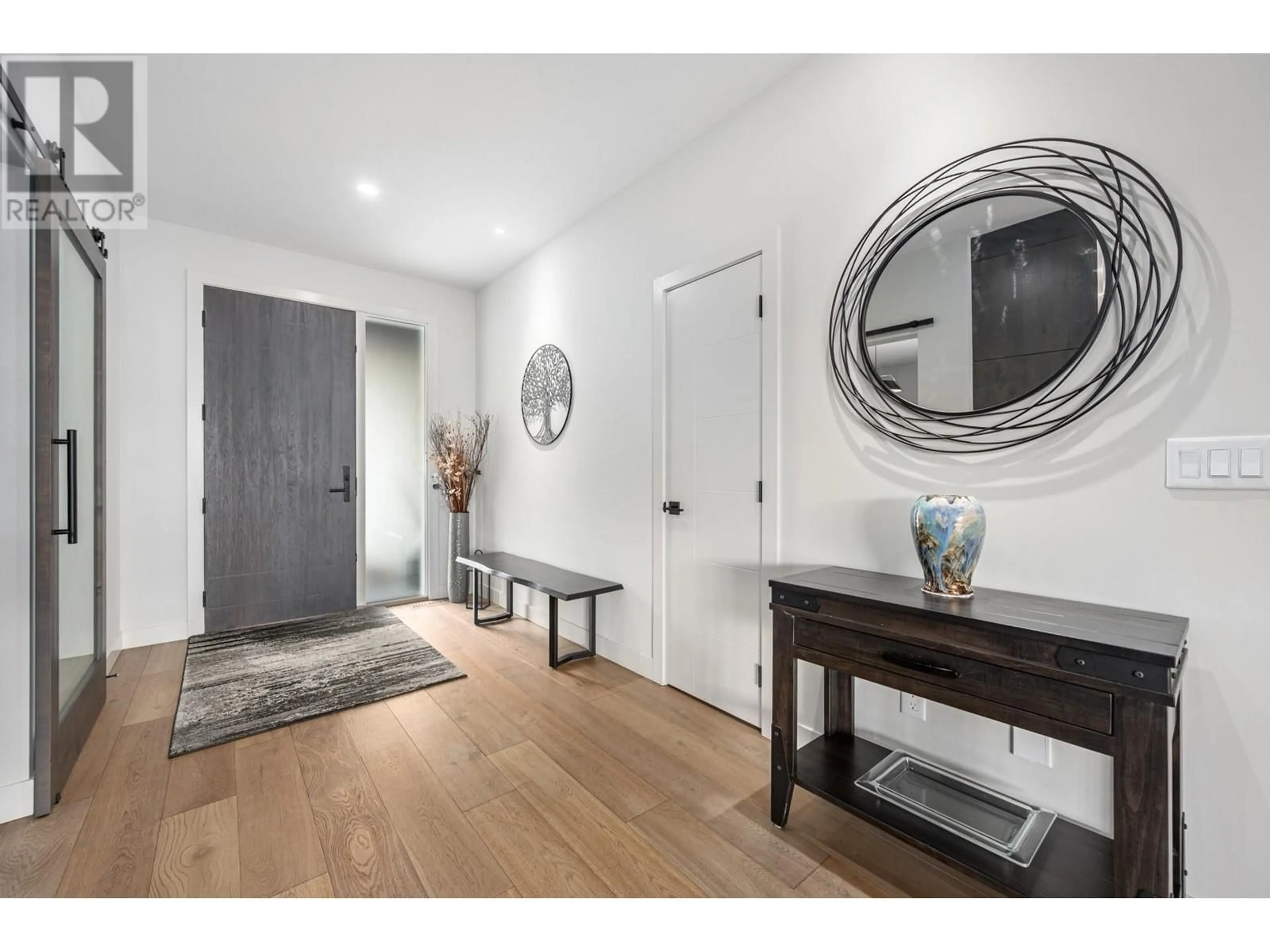 Indoor entryway for 4040 RIO VISTA WAY, Kamloops British Columbia V2H0E1