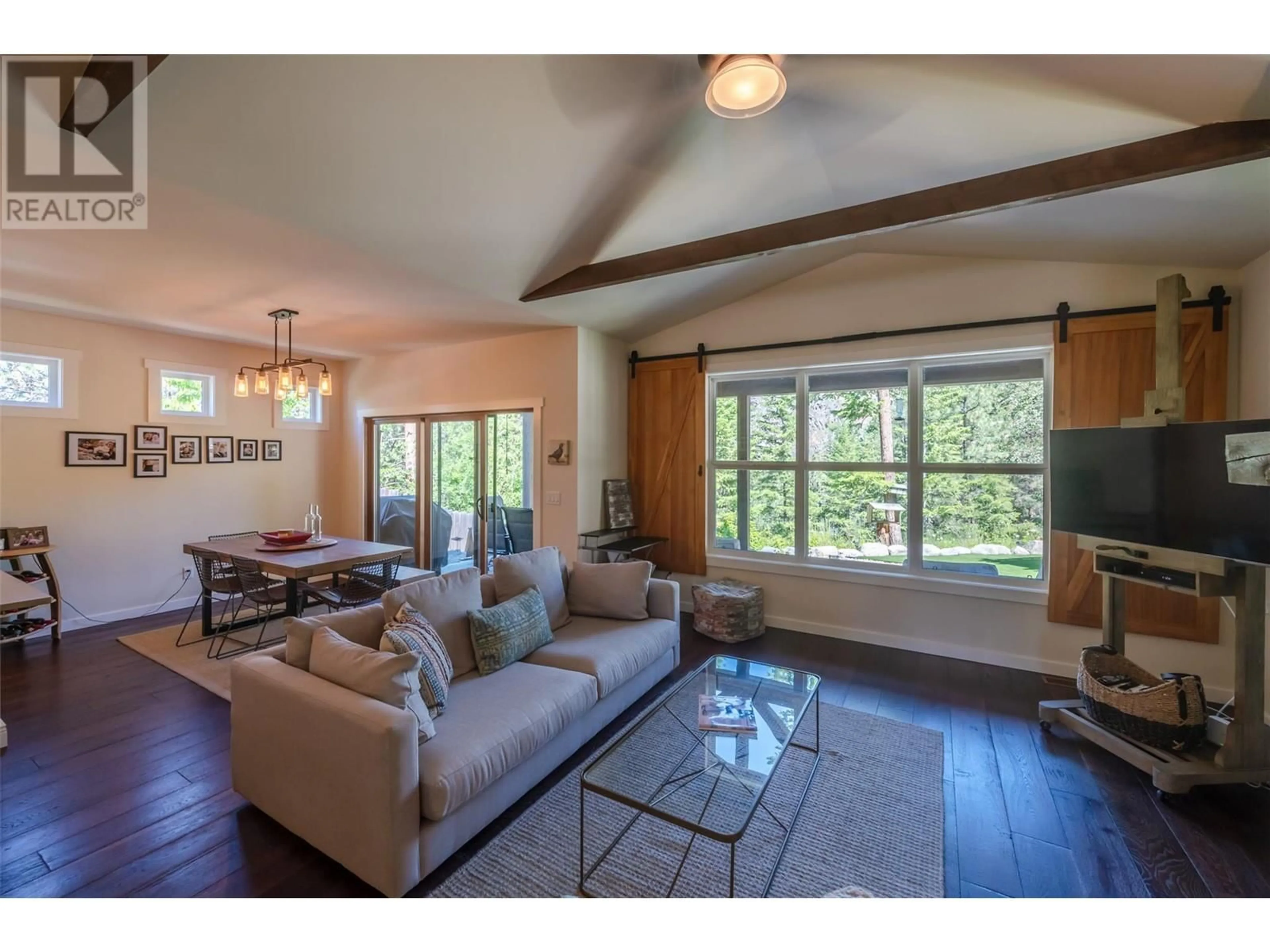 Living room with furniture, unknown for 3175 JUNIPER DRIVE, Naramata British Columbia V0H1N1