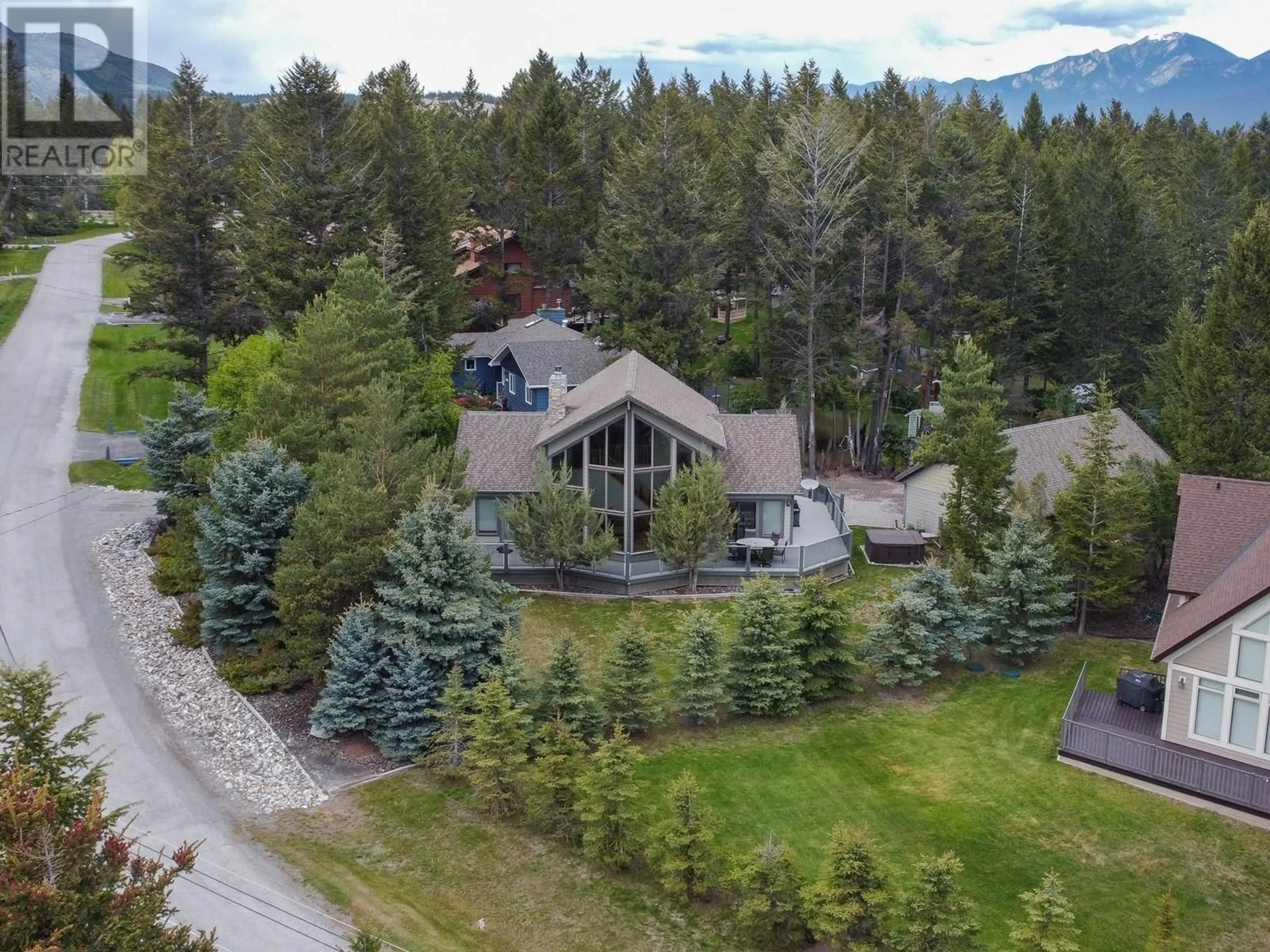 A pic from outside/outdoor area/front of a property/back of a property/a pic from drone, mountain view for 4563 COLUMBIA VIEW ROAD, Fairmont Hot Springs British Columbia V0B1L2