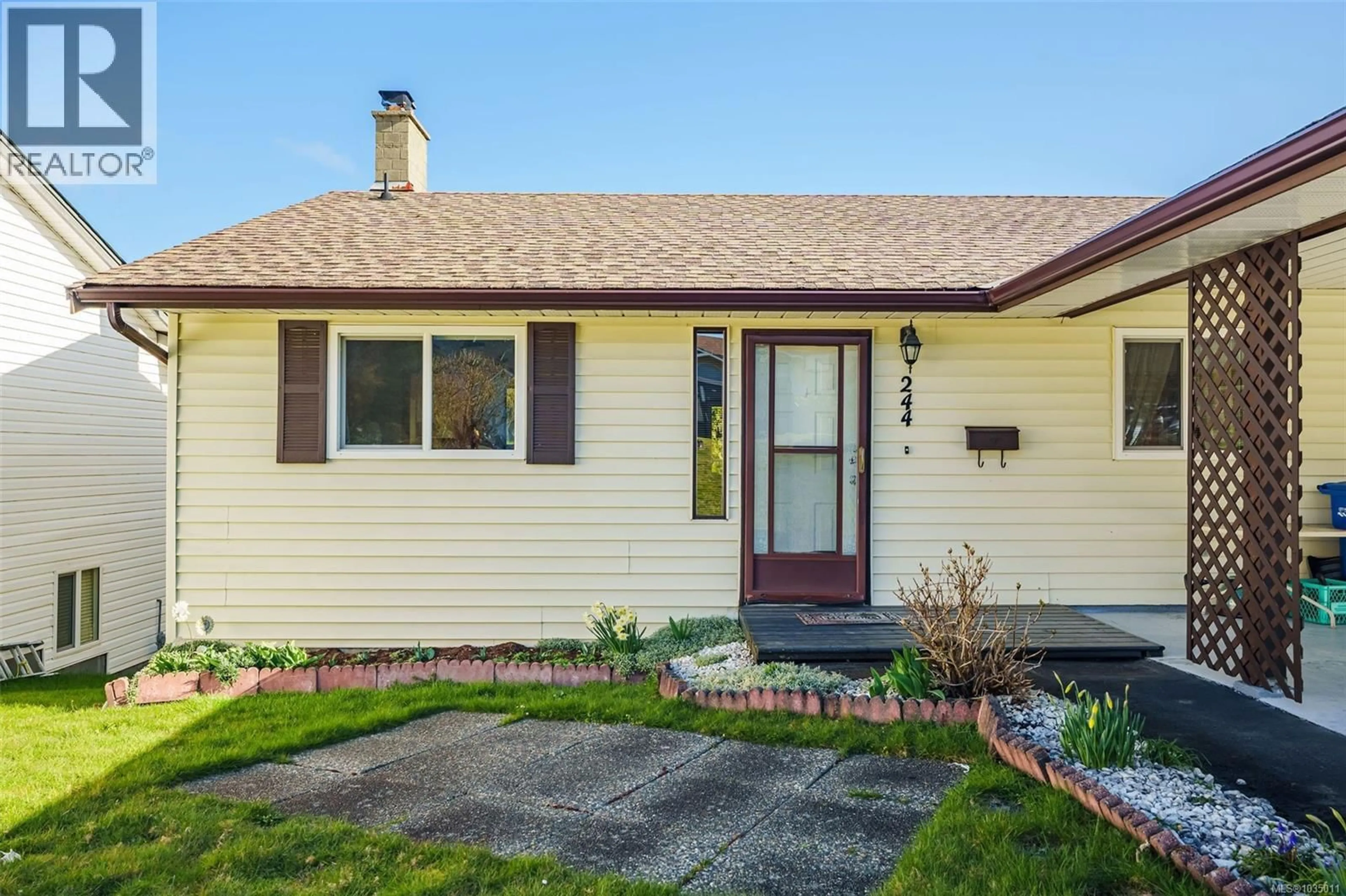 Home with vinyl exterior material, street for 244 TAHOE AVENUE, Nanaimo British Columbia V9R6S2
