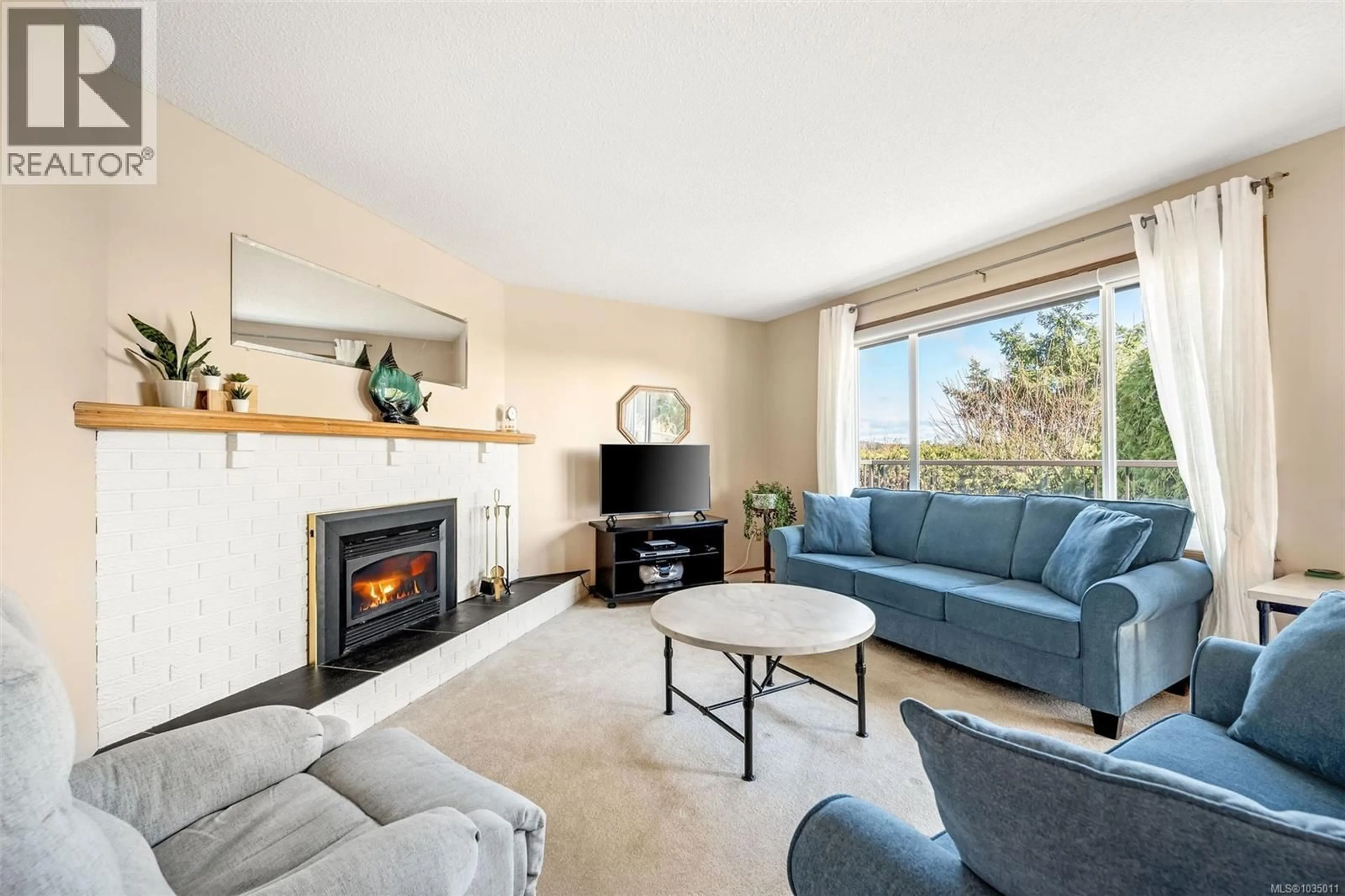 Living room with furniture, unknown for 244 TAHOE AVENUE, Nanaimo British Columbia V9R6S2