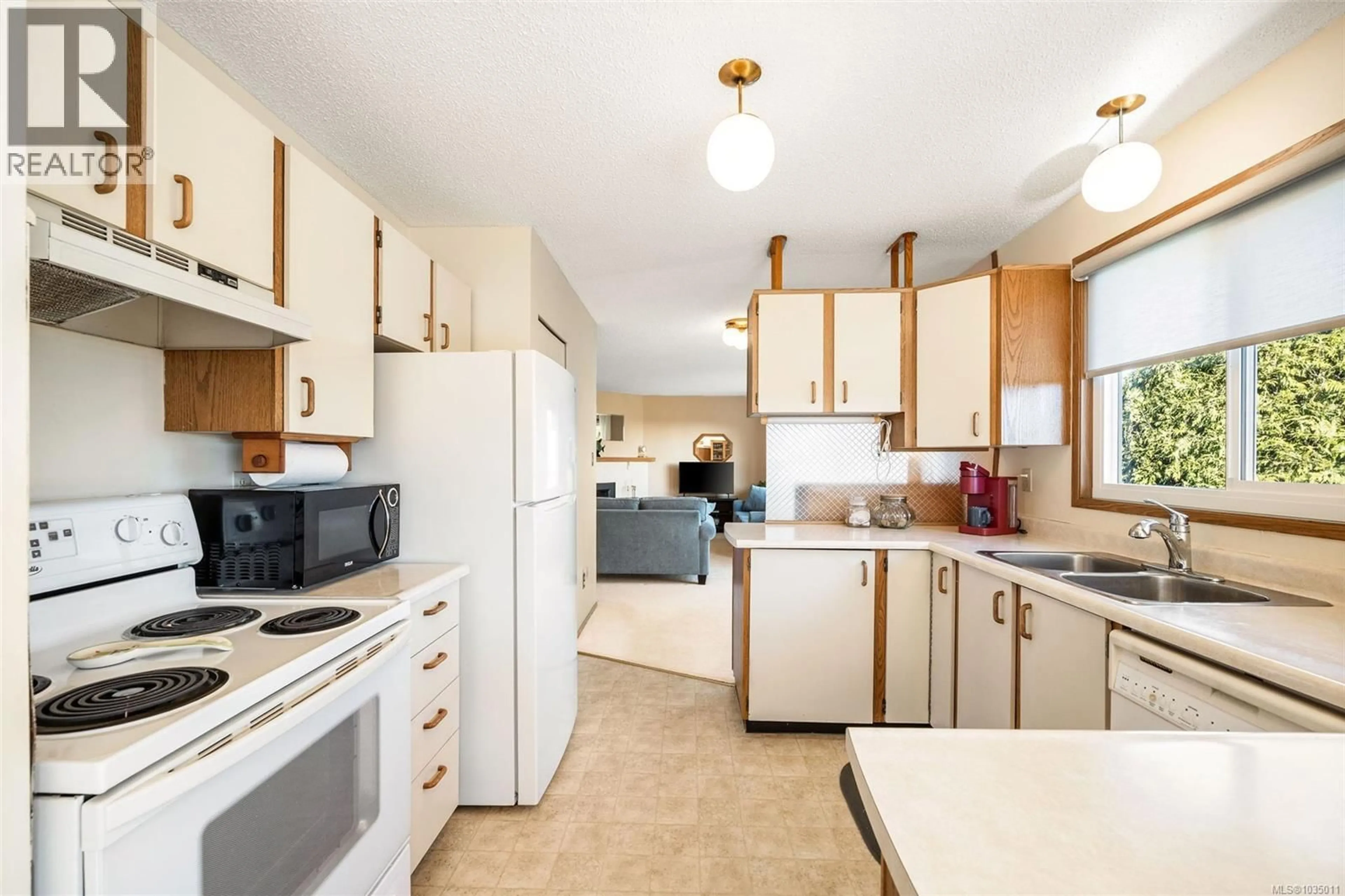 Standard kitchen, unknown for 244 TAHOE AVENUE, Nanaimo British Columbia V9R6S2