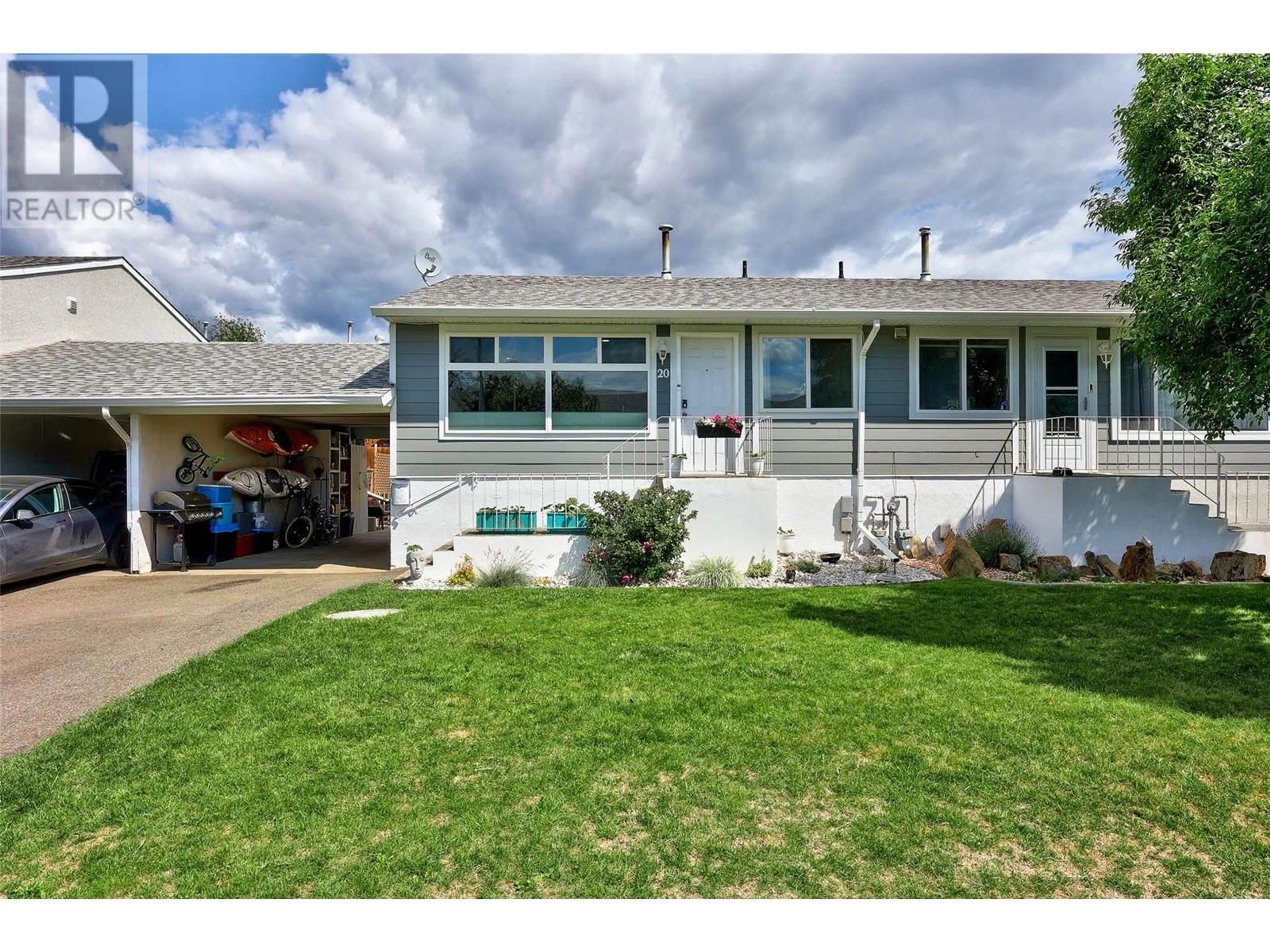 Home with vinyl exterior material, street for 20 - 800 VALHALLA DRIVE, Kamloops British Columbia V2B1R8