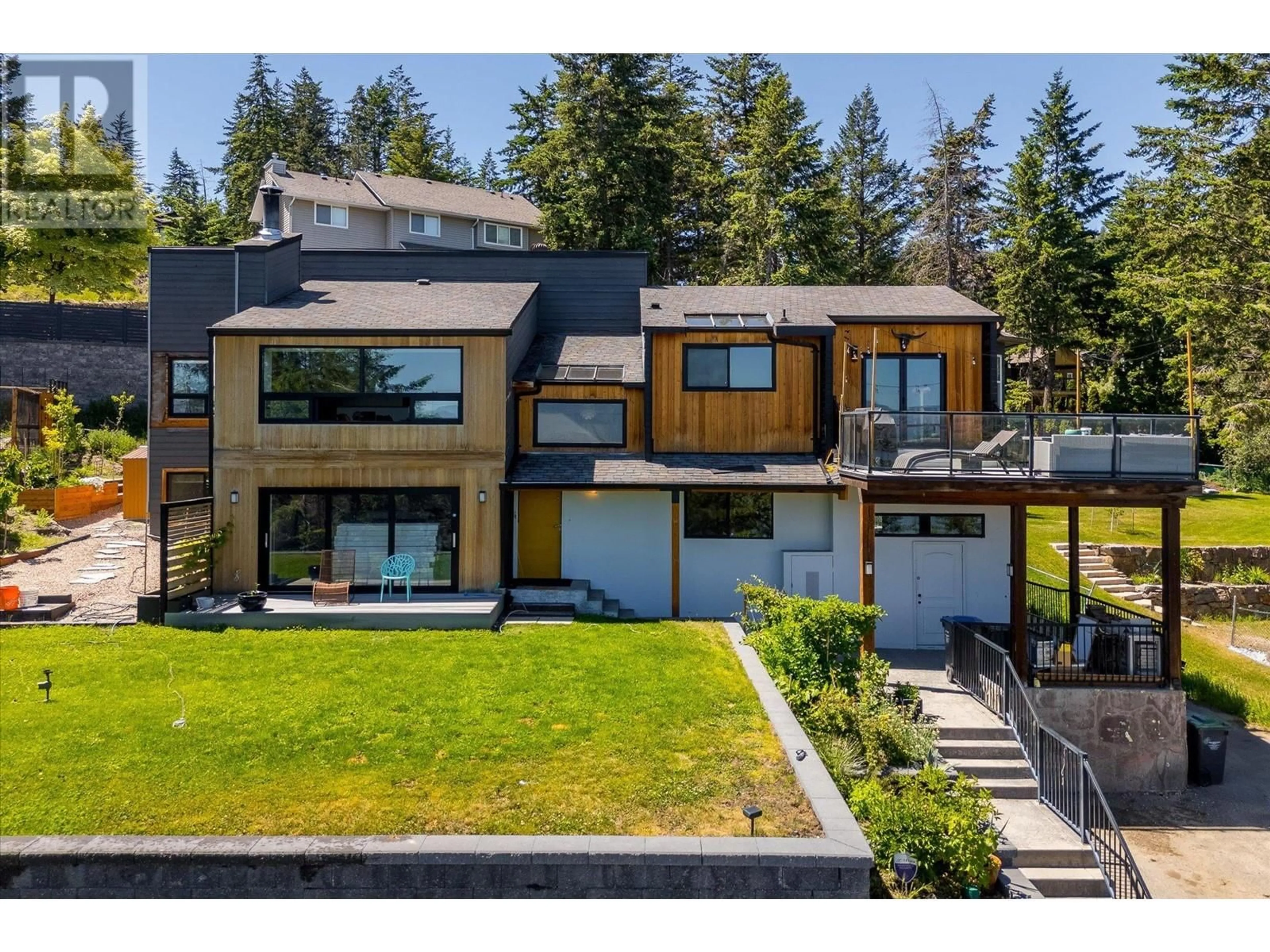 A pic from outside/outdoor area/front of a property/back of a property/a pic from drone, unknown for 1632 GRIFFITHS PLACE, West Kelowna British Columbia V1Z2T7