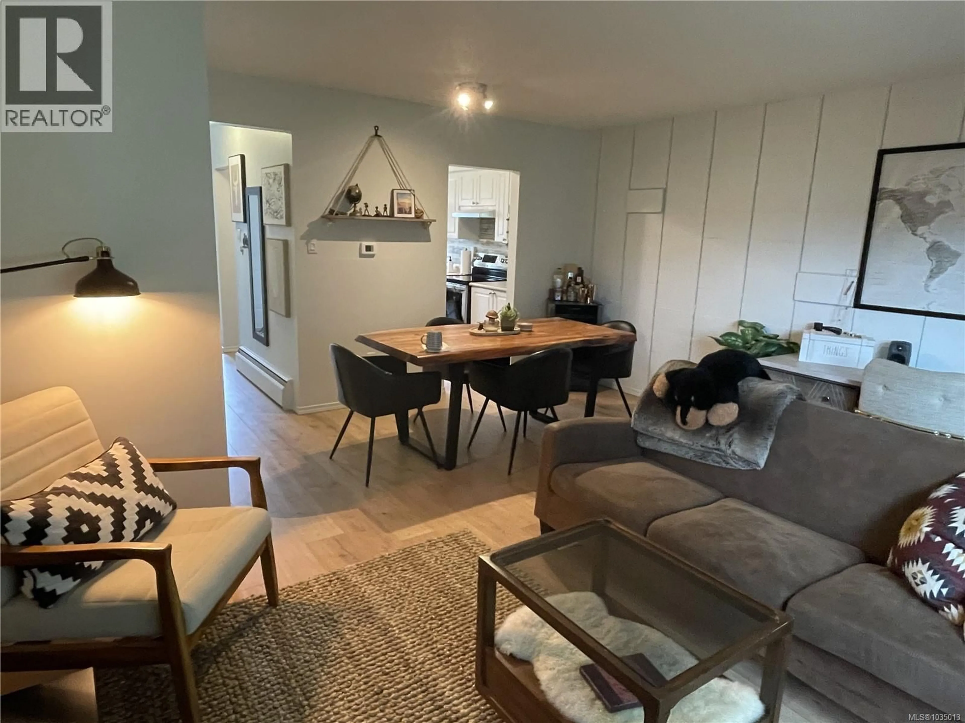 Living room with furniture, wood/laminate floor for 58 - 4110 KENDALL AVENUE, Port Alberni British Columbia V9Y5J1