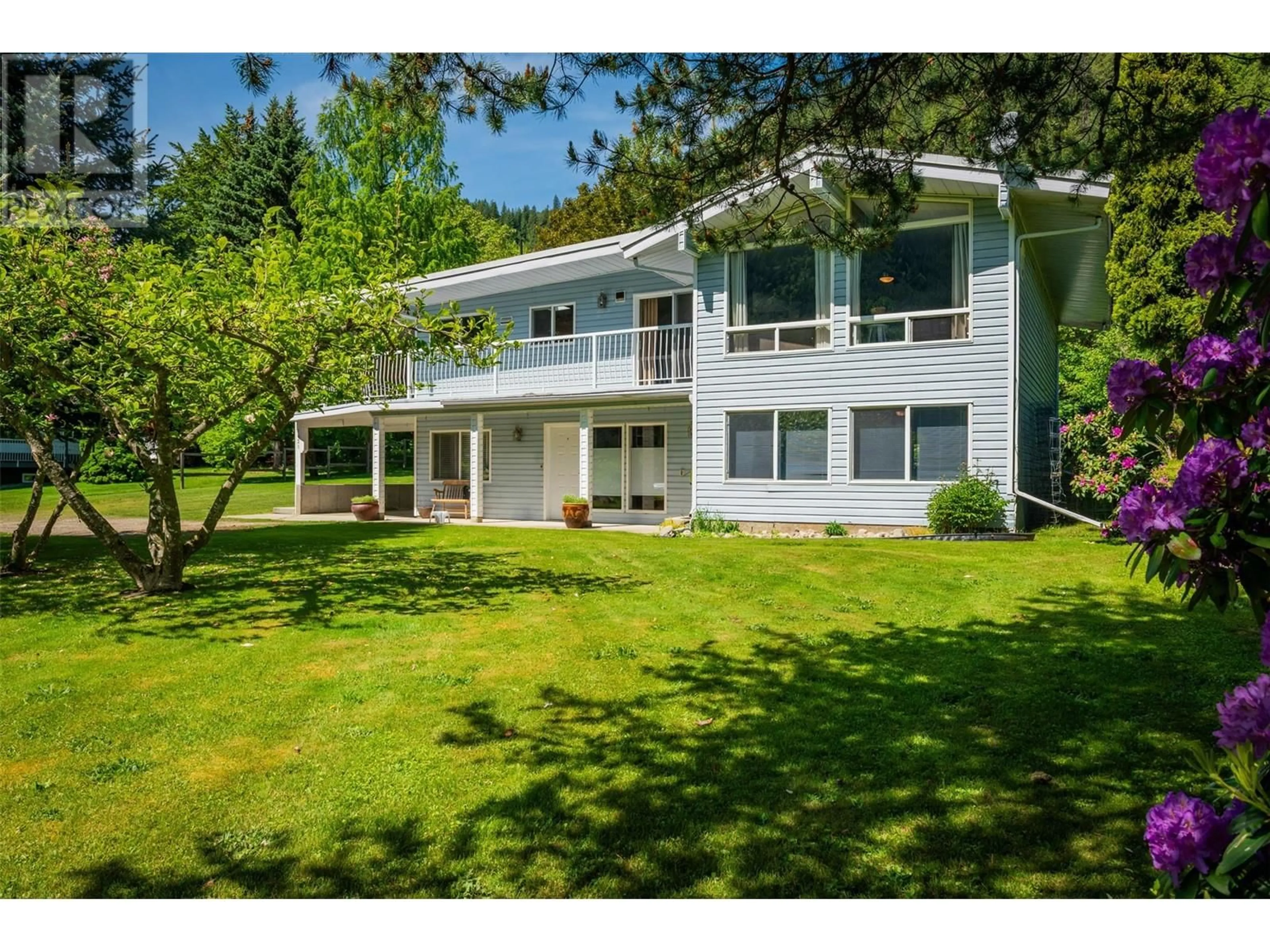 A pic from outside/outdoor area/front of a property/back of a property/a pic from drone, unknown for 1621 HIGHWAY 3A HIGHWAY, Castlegar British Columbia V1N4N3