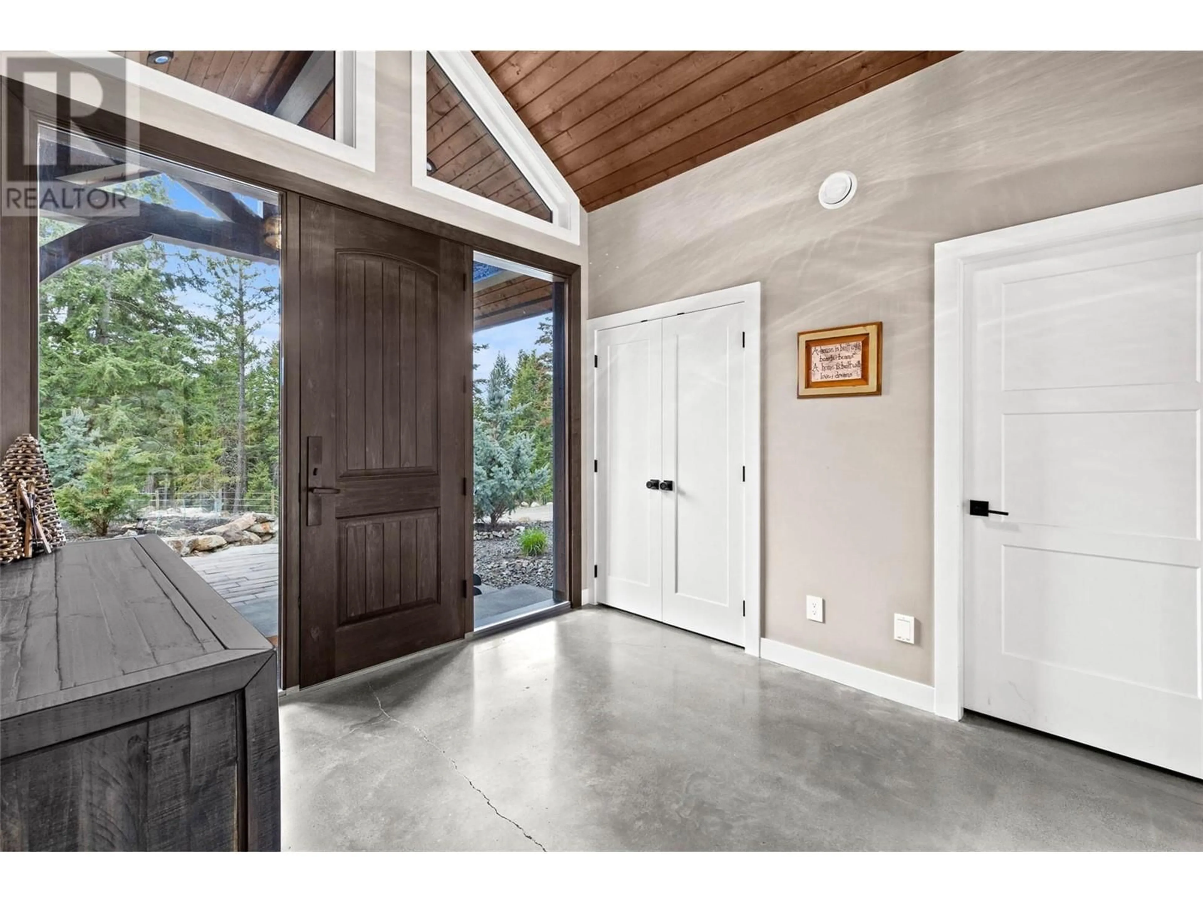 Indoor entryway for 6560 FAWNHILL ROAD, Kamloops British Columbia V0E1Z0