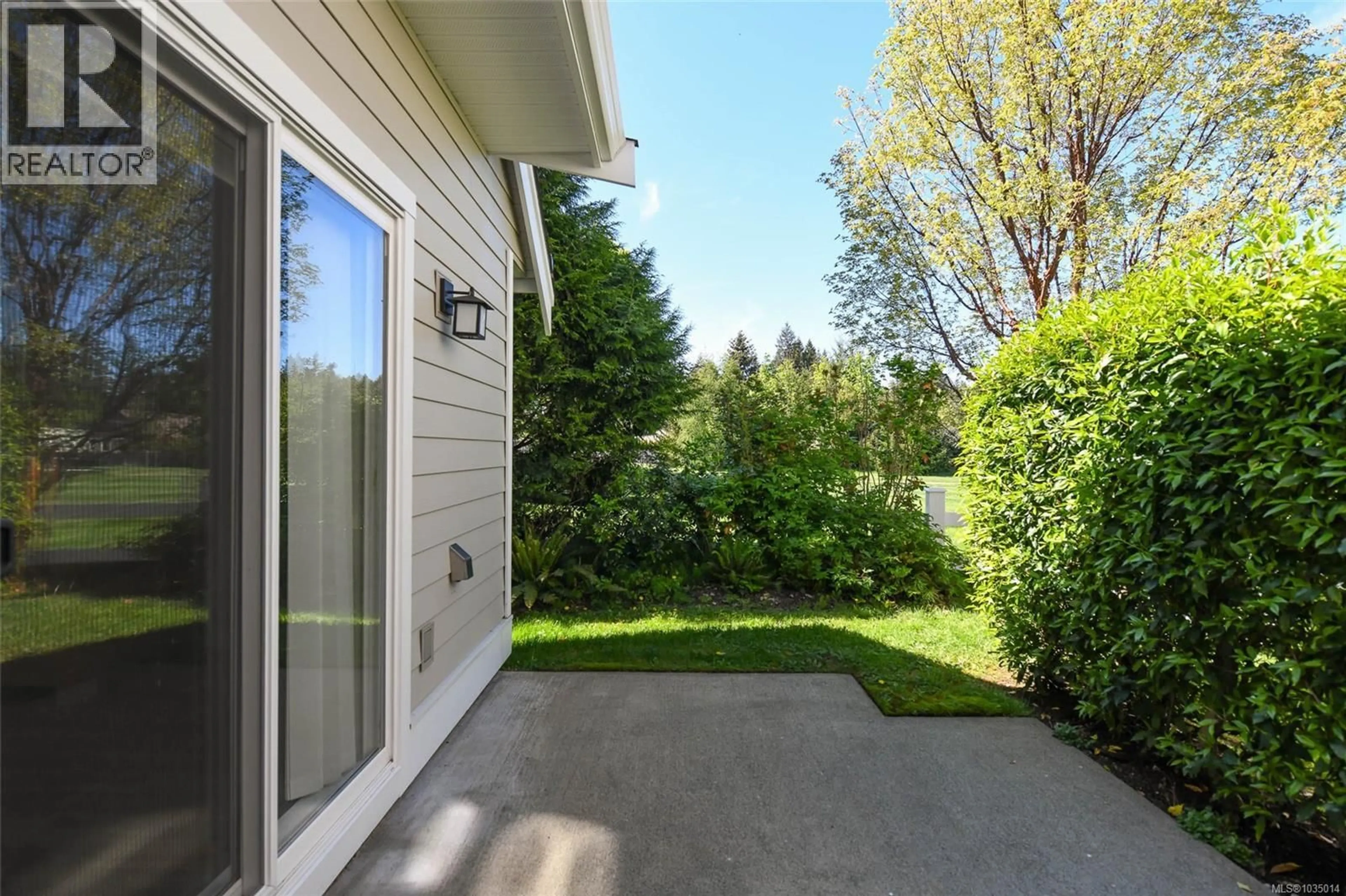 Patio, street for 1 - 700 LANCASTER WAY, Comox British Columbia V9M0B6