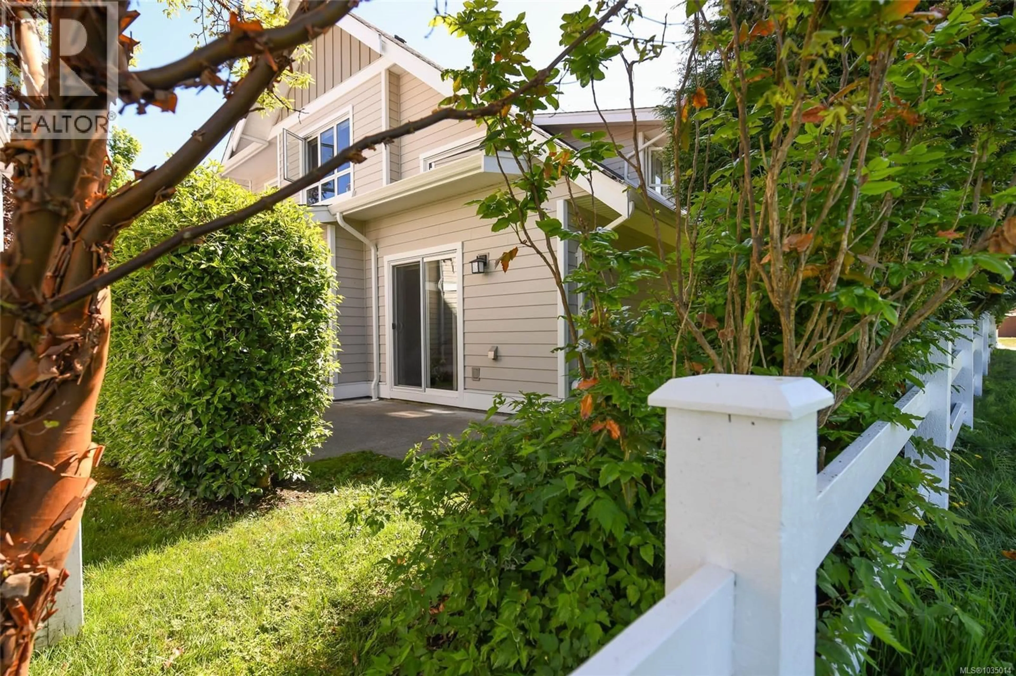 Patio, street for 1 - 700 LANCASTER WAY, Comox British Columbia V9M0B6