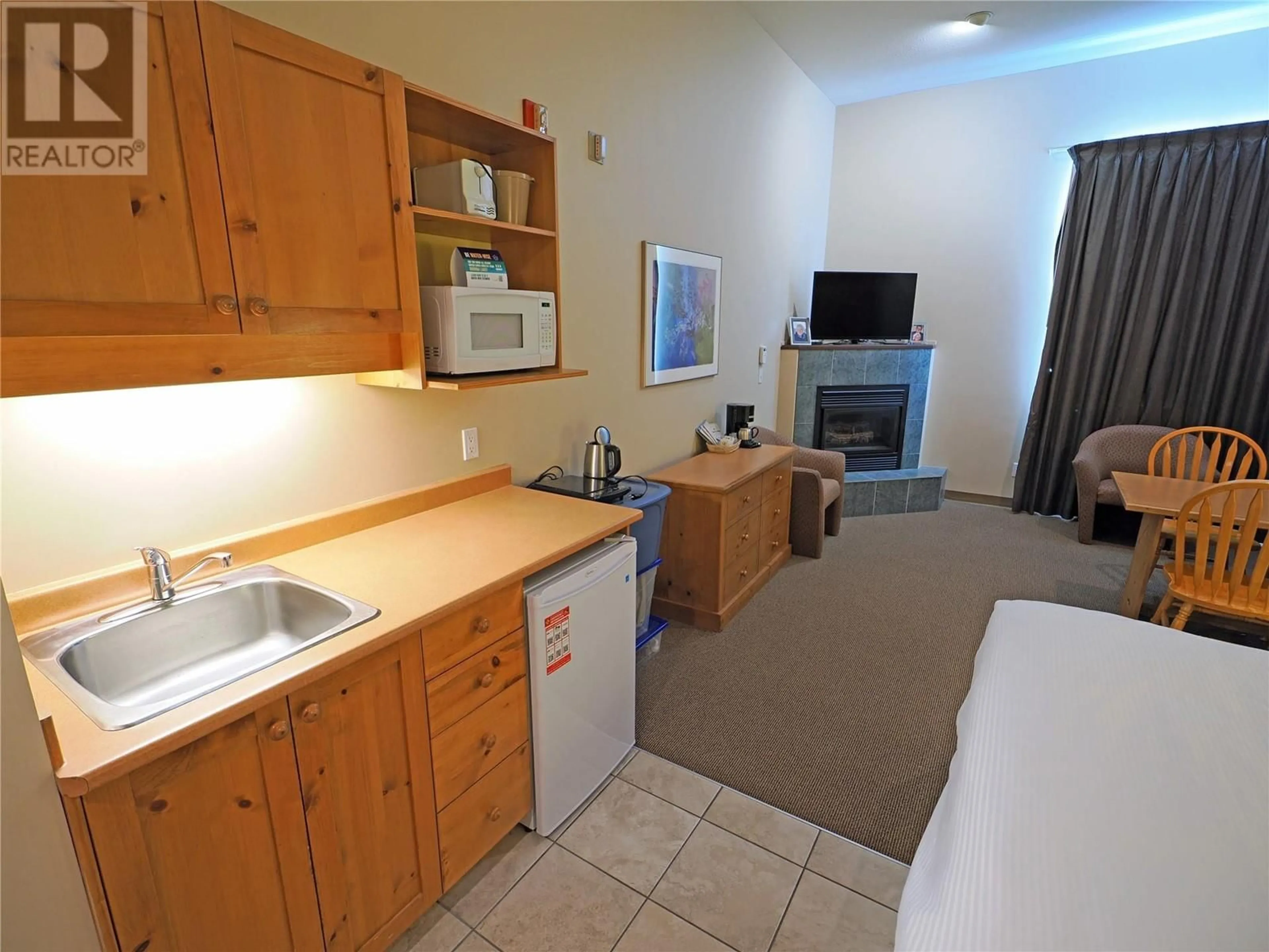 Standard kitchen, unknown for 130 - 5340 BIG WHITE ROAD, Big White British Columbia V1P1T4