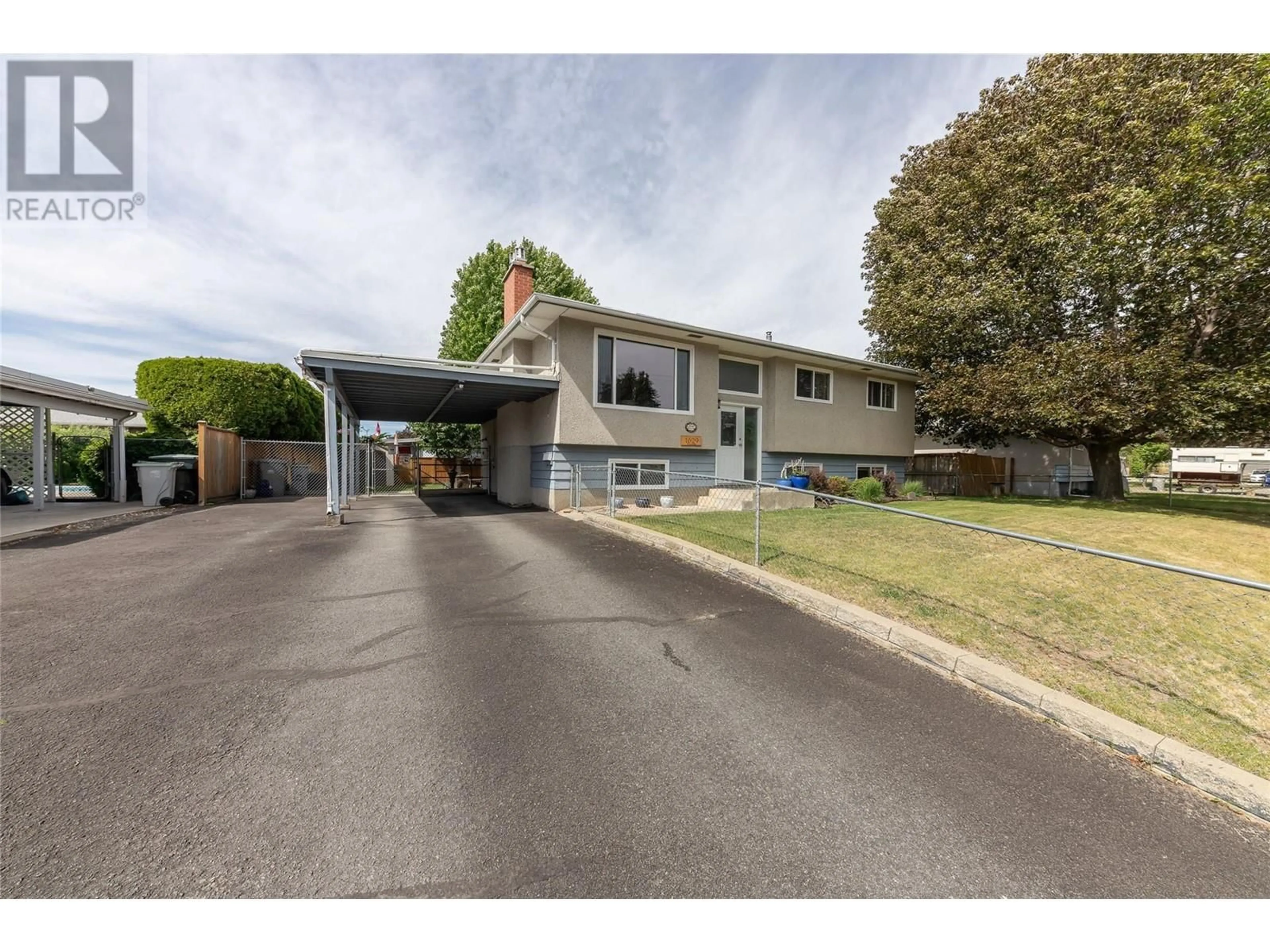 A pic from outside/outdoor area/front of a property/back of a property/a pic from drone, street for 1629 WESTMOUNT DRIVE, Kamloops British Columbia V2B6A1