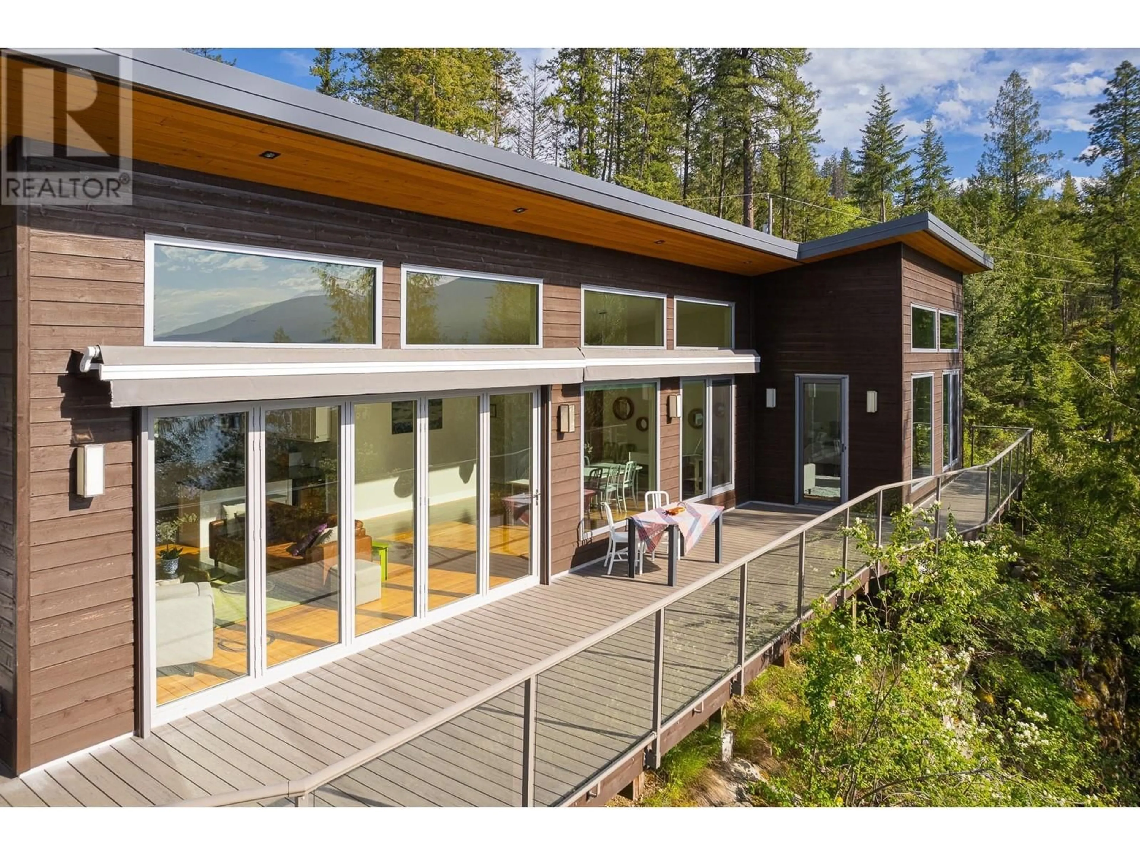 Home with vinyl exterior material, mountain view for 17246 PILOT BAY ROAD, Crawford Bay British Columbia V0B1X0